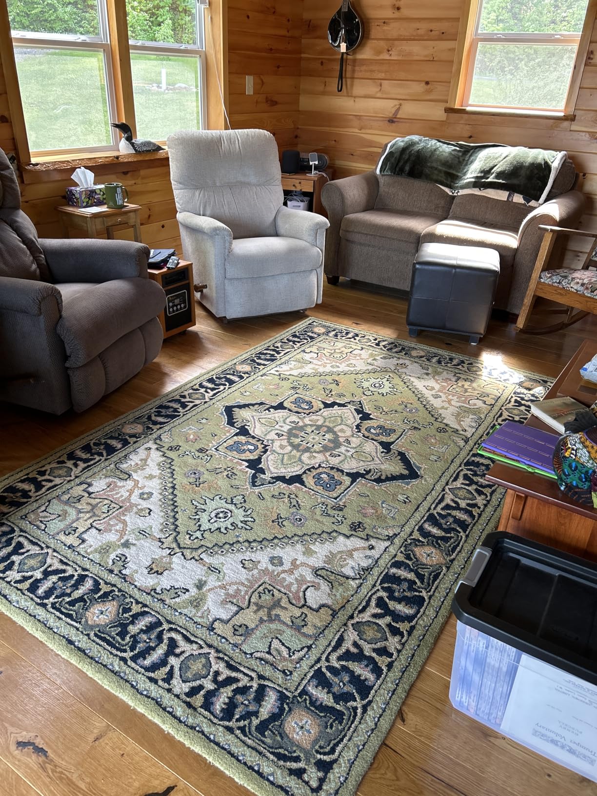 SAFAVIEH Heritage Collection Area Rug - 5' x 8', Red, Handmade Wool, Traditional Oriental Medallion Design, Ideal for Living Room, Bedroom, Dining Space (HG625A) customer photo 1