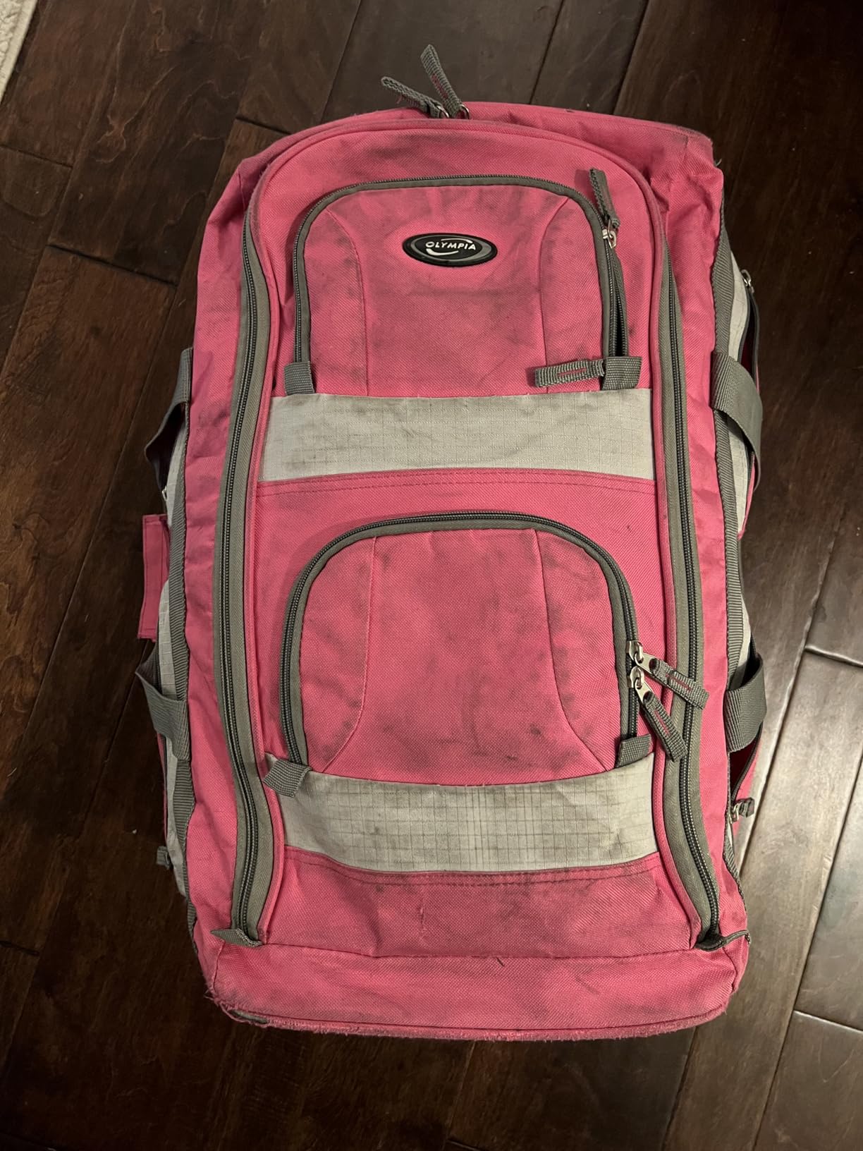 Olympia U.S.A. 22 inch Carry On 8 Pockets Wheeled Rolling Duffel Bag Water Resistant Luggage Lightweight Travel Suitcase with Retractable Handle customer photo 2