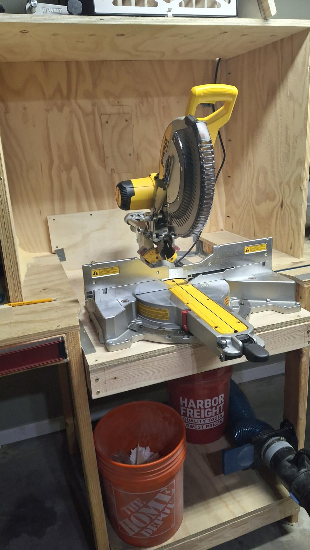 DEWALT Miter Saw, 12-inch Double Bevel Sliding Compound Miter Saw with XPS LED Shadow Light System (DWS780) customer photo 2