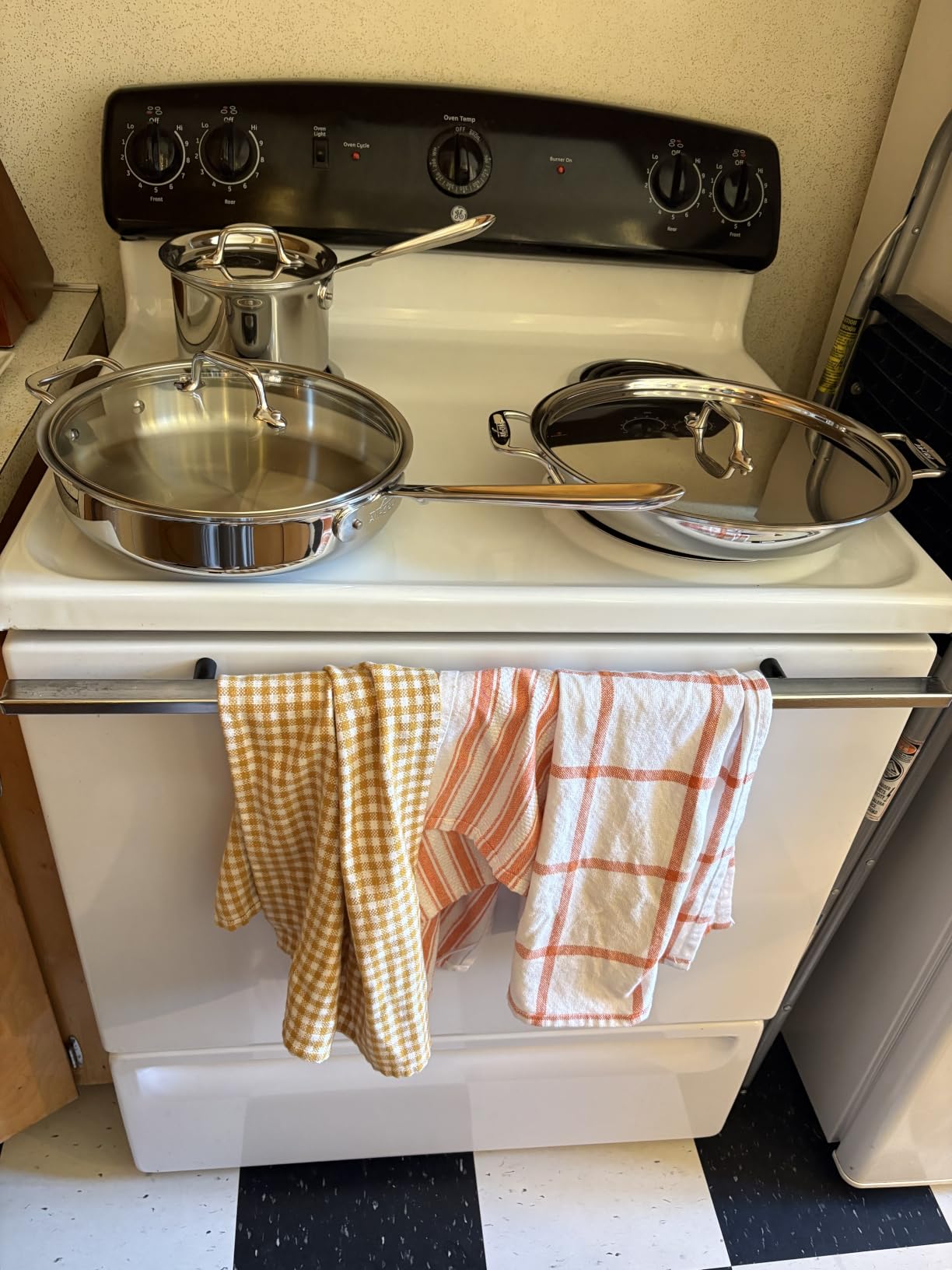 All-Clad D3 Stainless Steel 10 Piece Cookware Set, Made in USA, Professional Grade, Oven Safe & Induction Compatible customer photo 2