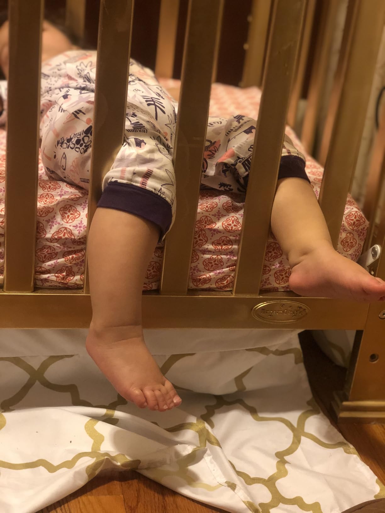 Dream On Me Violet 7-in-1 Convertible Full-Size Baby Crib with Toddler, Day & Full Bed Conversion in White, GreenGuard Gold & BSA, 3 Mattress Heights, Sustainable Pinewoo customer photo 2
