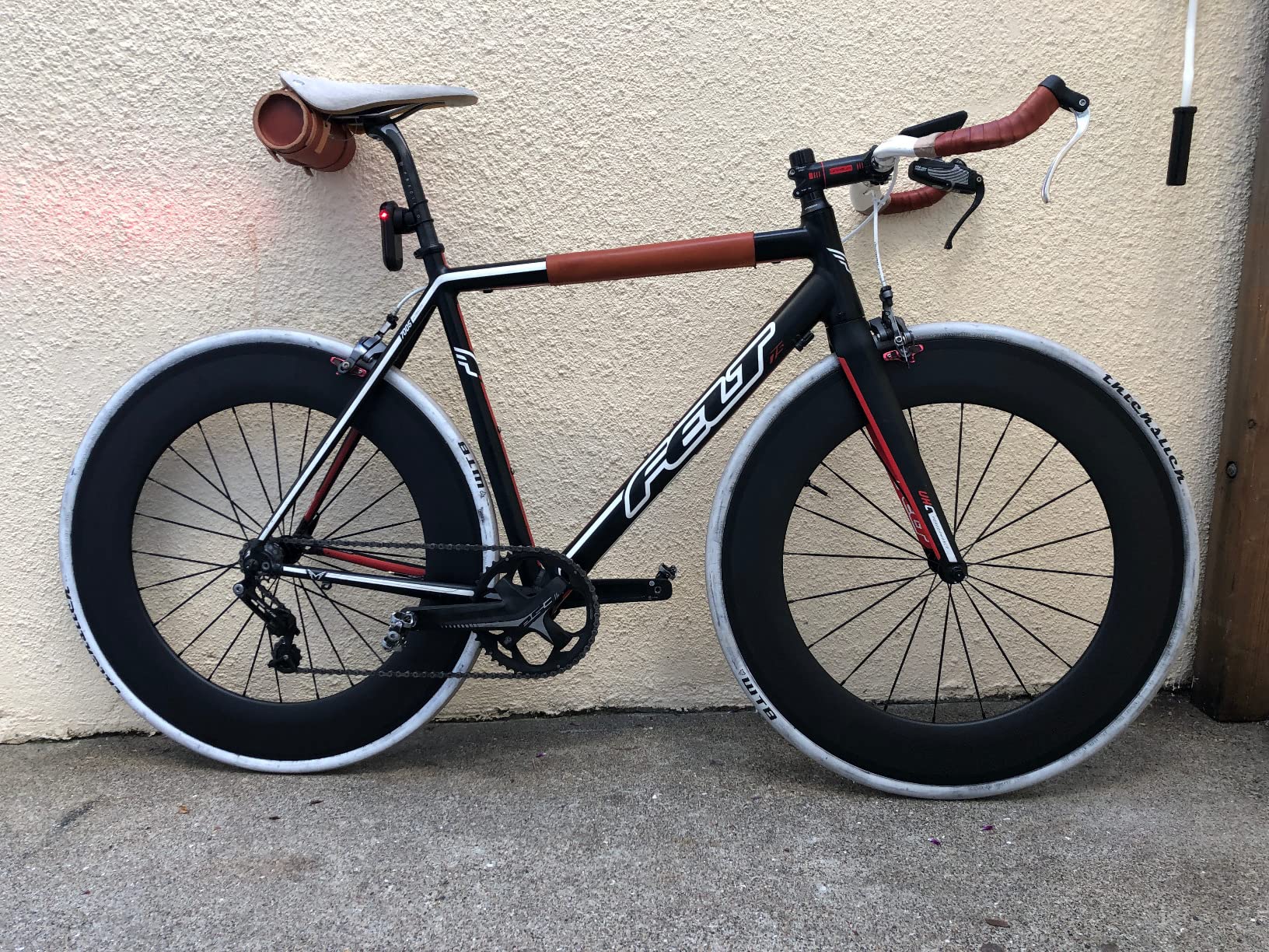 Carbon Wheels 700c Matte Finish Clincher Road Wheelset 700C 88MM Rim Brake customer photo 1