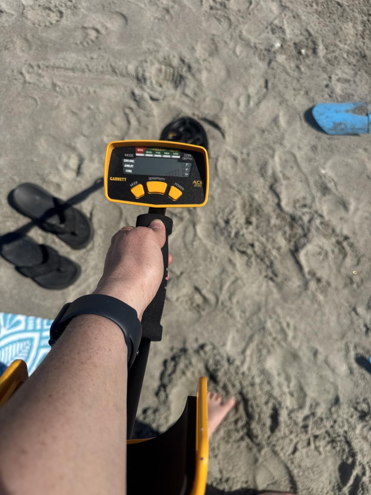 Garrett ACE 200 Metal Detector for Adults & Kids, Waterproof Coil, USA Made - Lightweight Entry-Level Metal Detector for Coins, Jewelry, and Relics customer photo 2