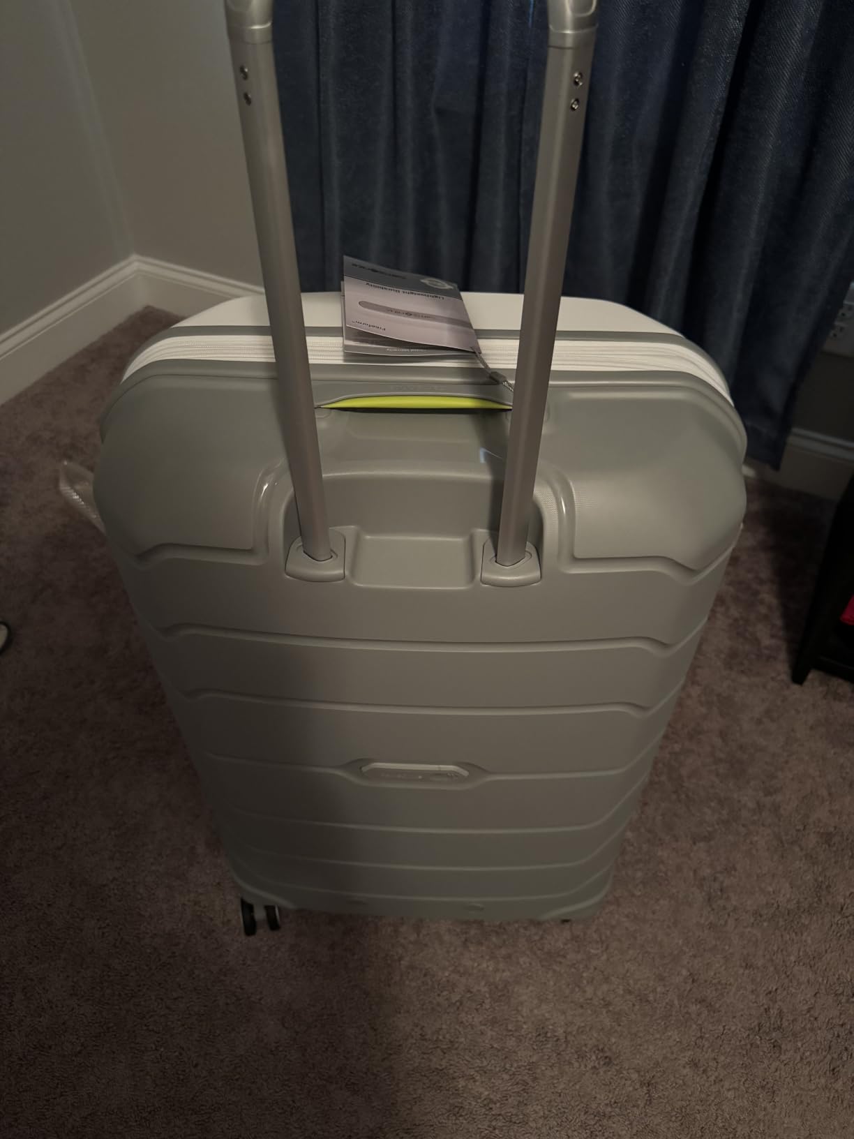 Samsonite Freeform Hardside Carry-On Luggage with Spinner Wheels - Hardshell Suitcase - TSA, Airline-Approved - Expandable Hard Shell, Smooth Rolling Wheels for Lightweight Travel - Black customer photo 1