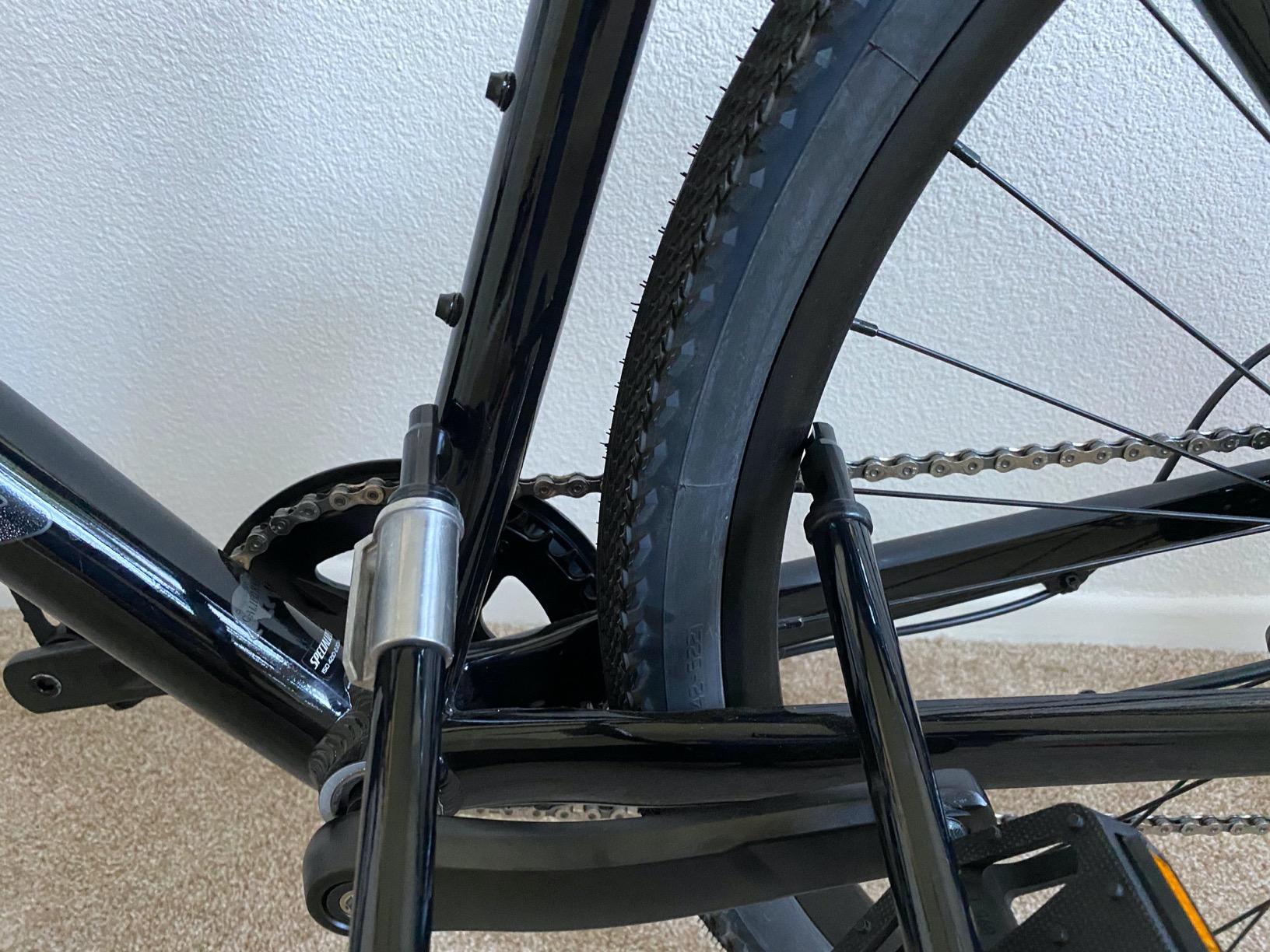 Kryptonite Evolution Standard Bike U-Lock, 14mm Steel Shackle & 3 Keys | High-Security 4x9 in Bicycle Lock with FlexFrame-U Mounting Bracket, Double Deadbolt Design and Pick Resistant Cylinder customer photo 1