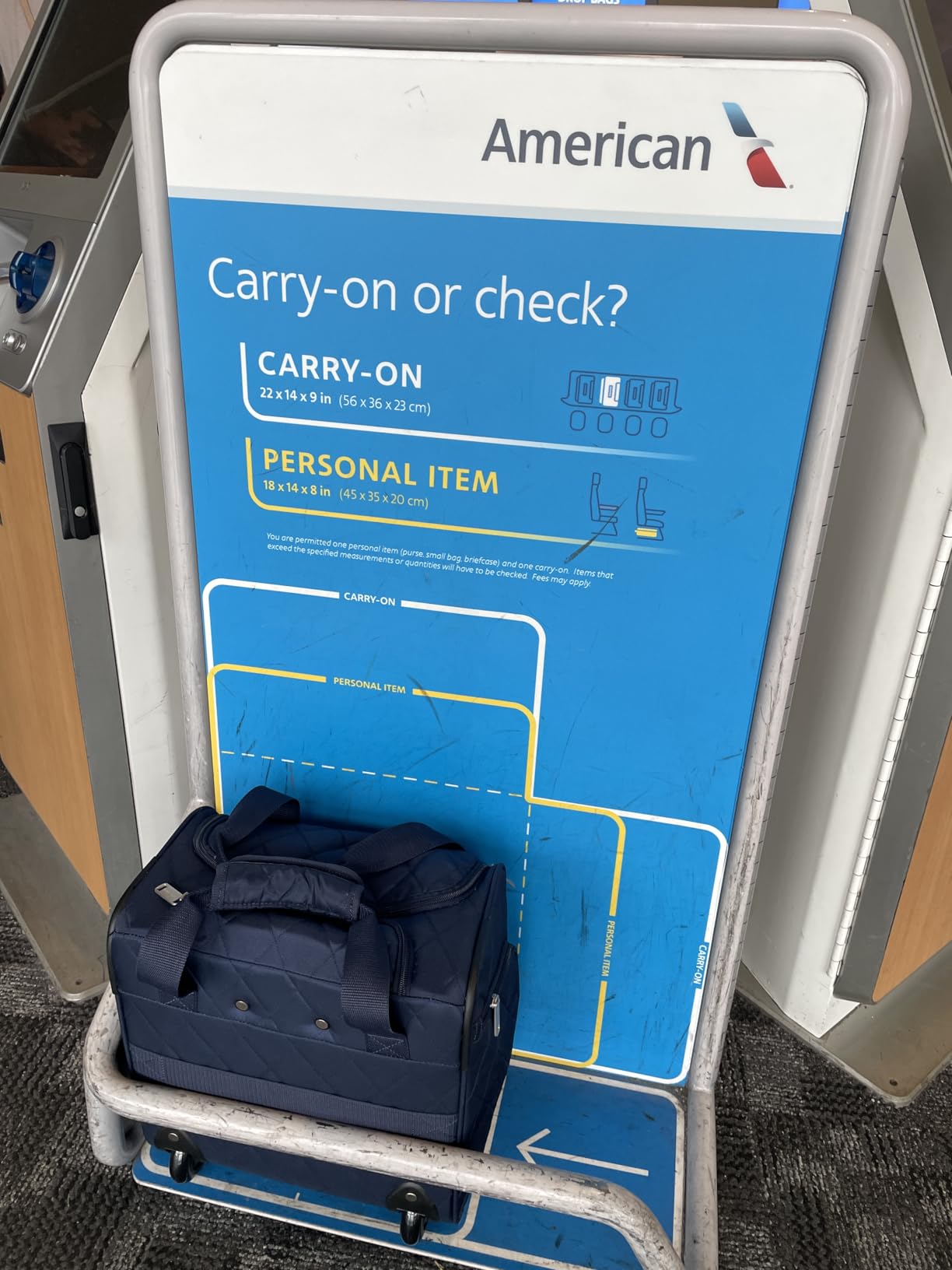 Amazon Basics Underseat Carry-On Luggage with Wheels and Handle, 14