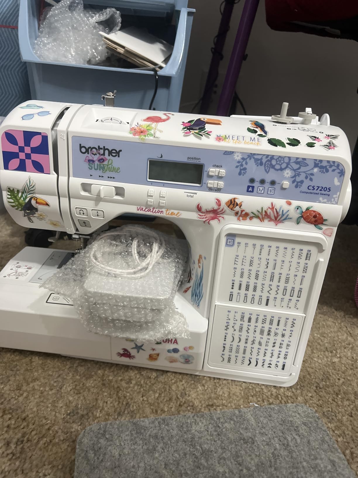 Brother CS7205 Computerized Sewing and Quilting Machine, 205 Built-in Stitches, 8 One-Step Buttonholes, Auto Needle Threader, 11 Accessory Feet, Wide Table customer photo 2