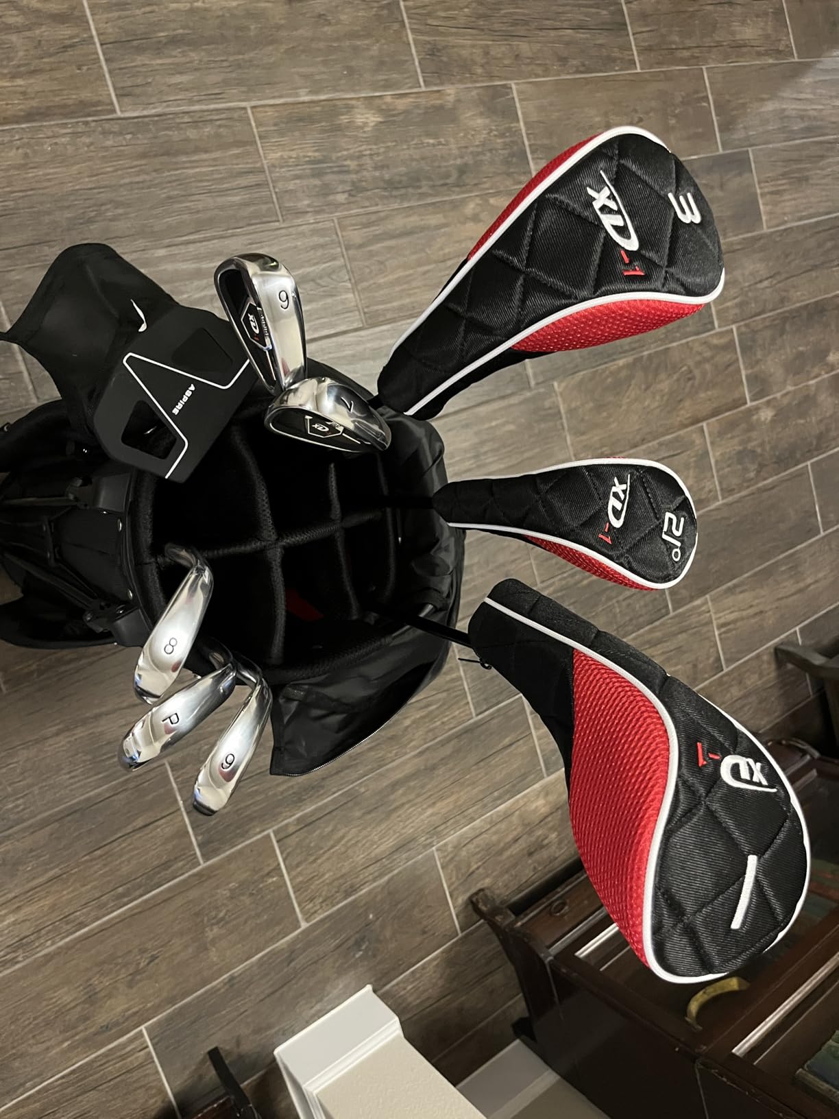 Aspire XD1 Senior Men's 14-Piece Golf Set - 460cc Titanium Driver, Wood, Hybrid, 6-PW Irons, Putter, Stand Bag, 3 Headcovers and Cover - RH customer photo 2
