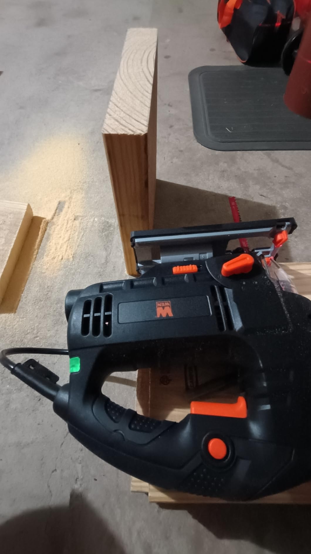 WEN 33606 6.6-Amp Variable Speed Orbital Jig Saw with Laser and LED Light customer photo 1