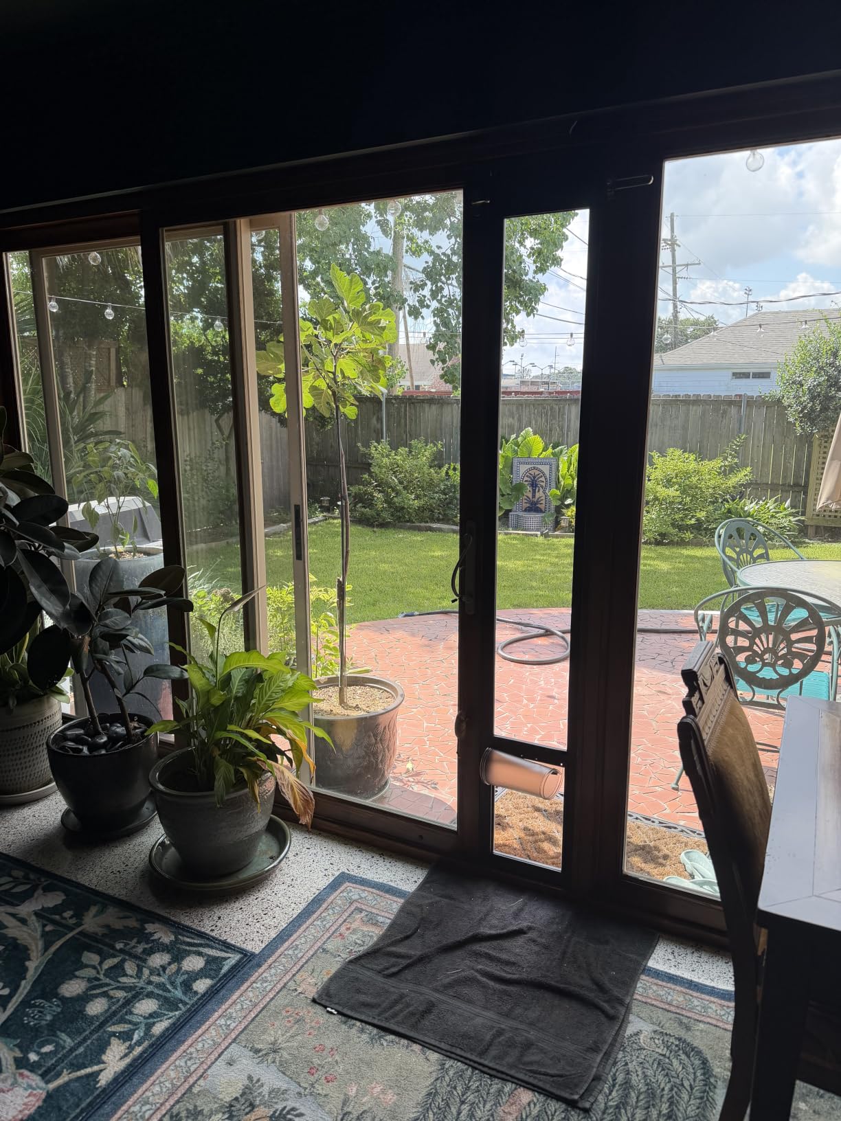 PetSafe Sliding Glass Pet Door, 1 Piece, XL Dogs to 220 lb, White customer photo 1