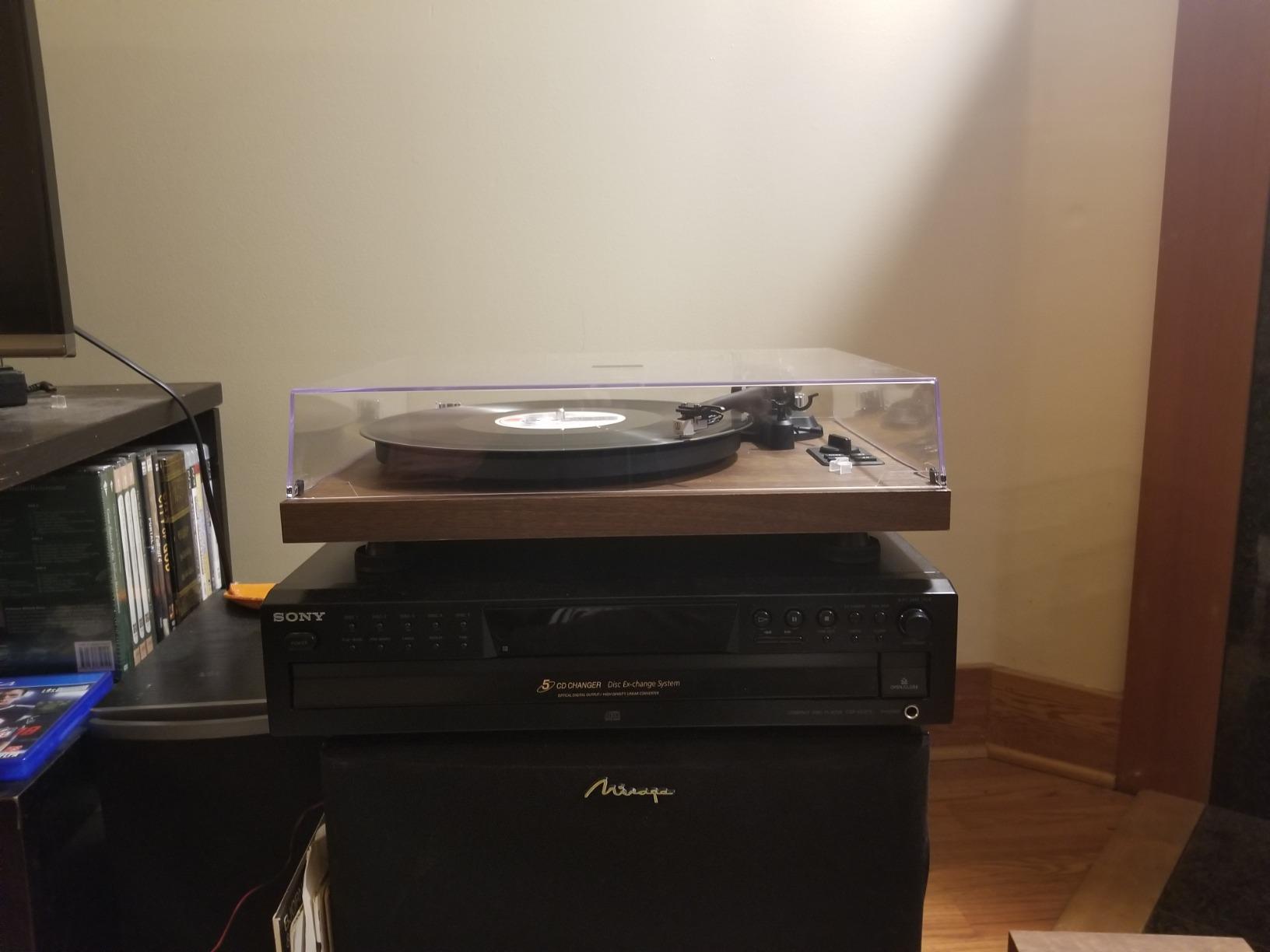 1 BY ONE Bluetooth Turntable HiFi System with 36 Watt Bookshelf Speakers | Patent Designed Vinyl Record Player with Magnetic Cartridge, Wireless Playback and Auto Off (Walnut) customer photo 1