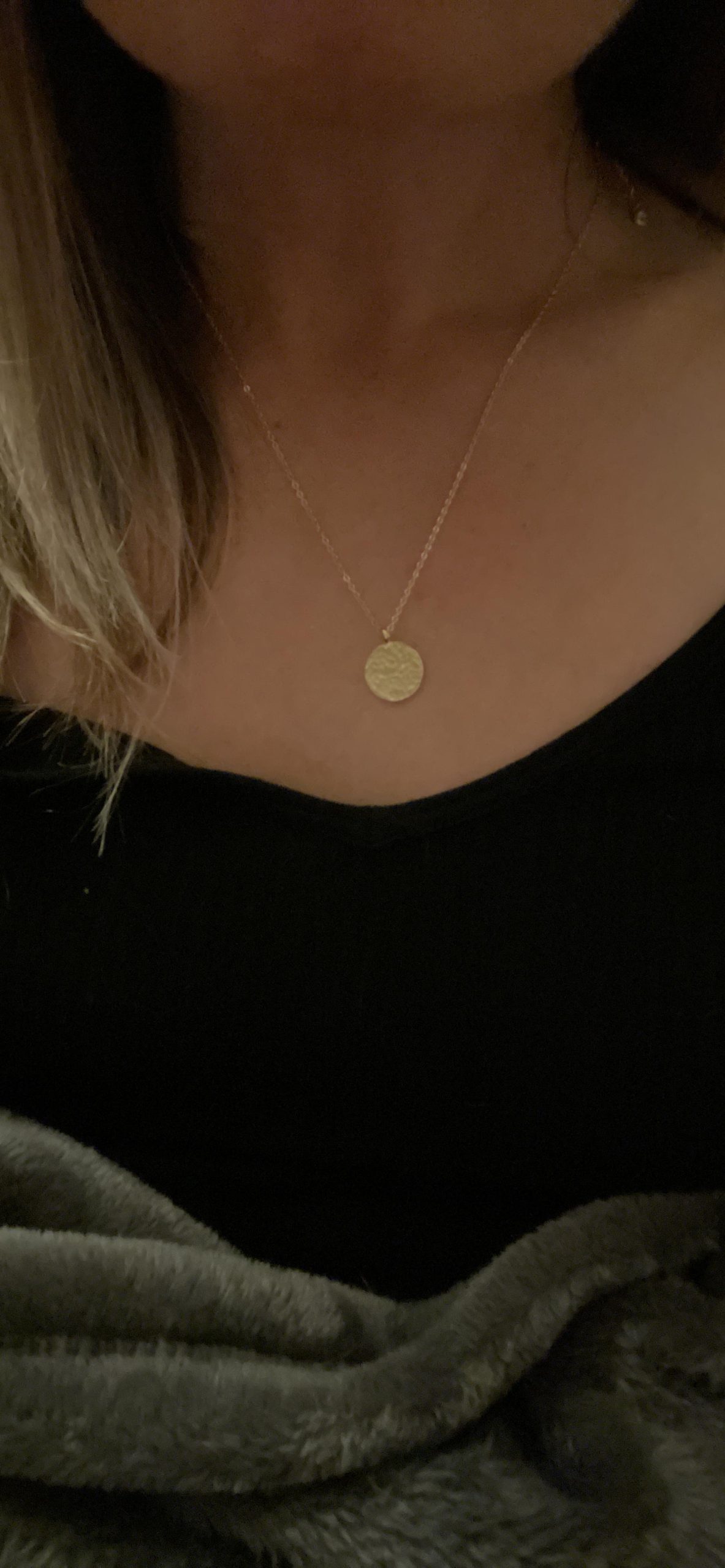 LOYATA Gold Pendant Necklaces for Women-Simple 14K Gold Round Circle Pendant Necklace Dainty Charm Necklace Jewelry Gifts for Women customer photo 2