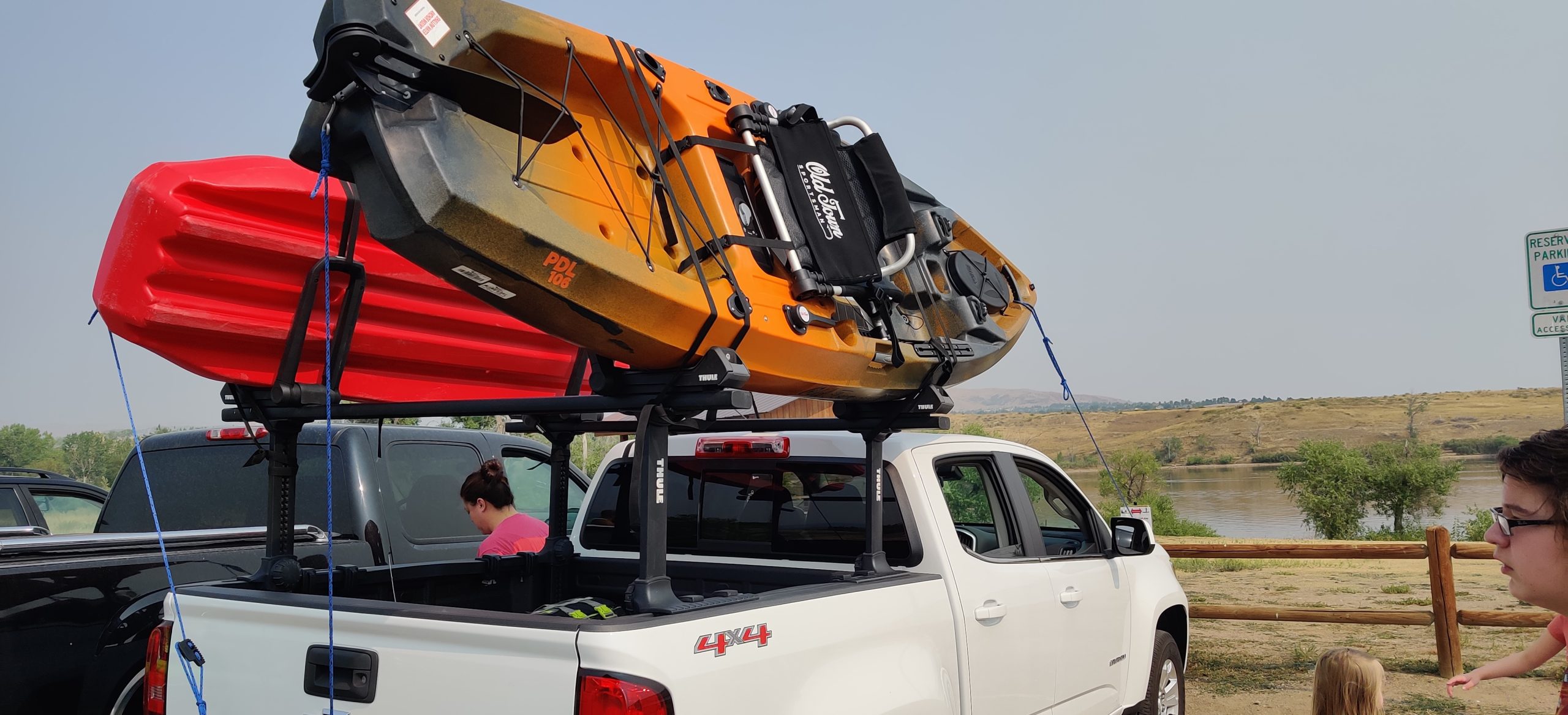 Thule Hull-a-Port Aero Rooftop Kayak Rack - Carries 1 Kayak - Anti-Theft Design - Foldable Design - Rubber Padding mounting Surface - Easy Strap Management - 75lb Weight Capacity customer photo 1
