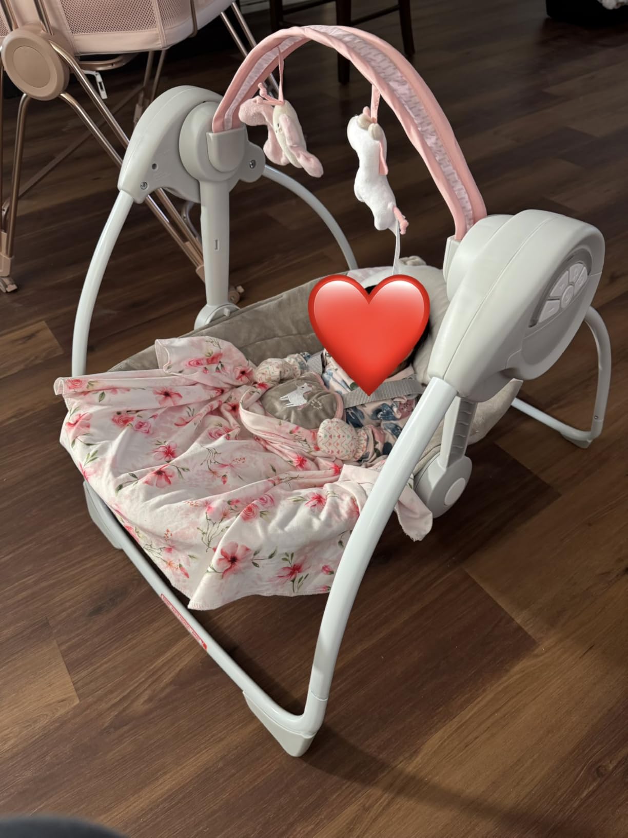 Ingenuity Comfort 2 Go Compact Portable 6-Speed Cushioned Baby Swing with Music, Folds Easy, 0-9 Months 6-20 lbs (Pink Flora the Unicorn) customer photo 1