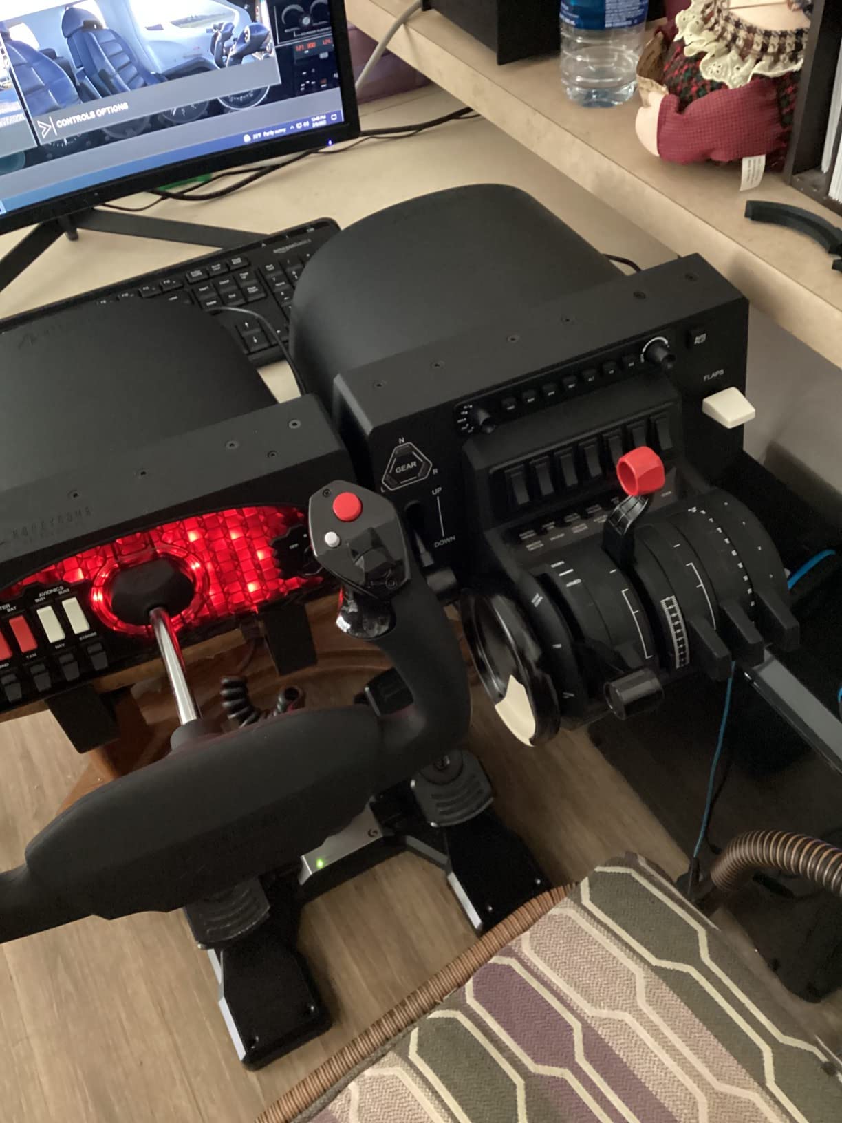 Honeycomb Bravo Throttle Quadrant - Flight Simulator Controls w/Autopilot, Annunciator Panel, Gear, Flaps, Trim Wheel - All-in-One Cockpit System w/Configurable Throttle Setup | Configurable 1-4 Engine Throttle, Autopilot and 14-Light Annunciator, Gear, Flaps, Trim Wheel, Ga and Commercial Levers customer photo 2