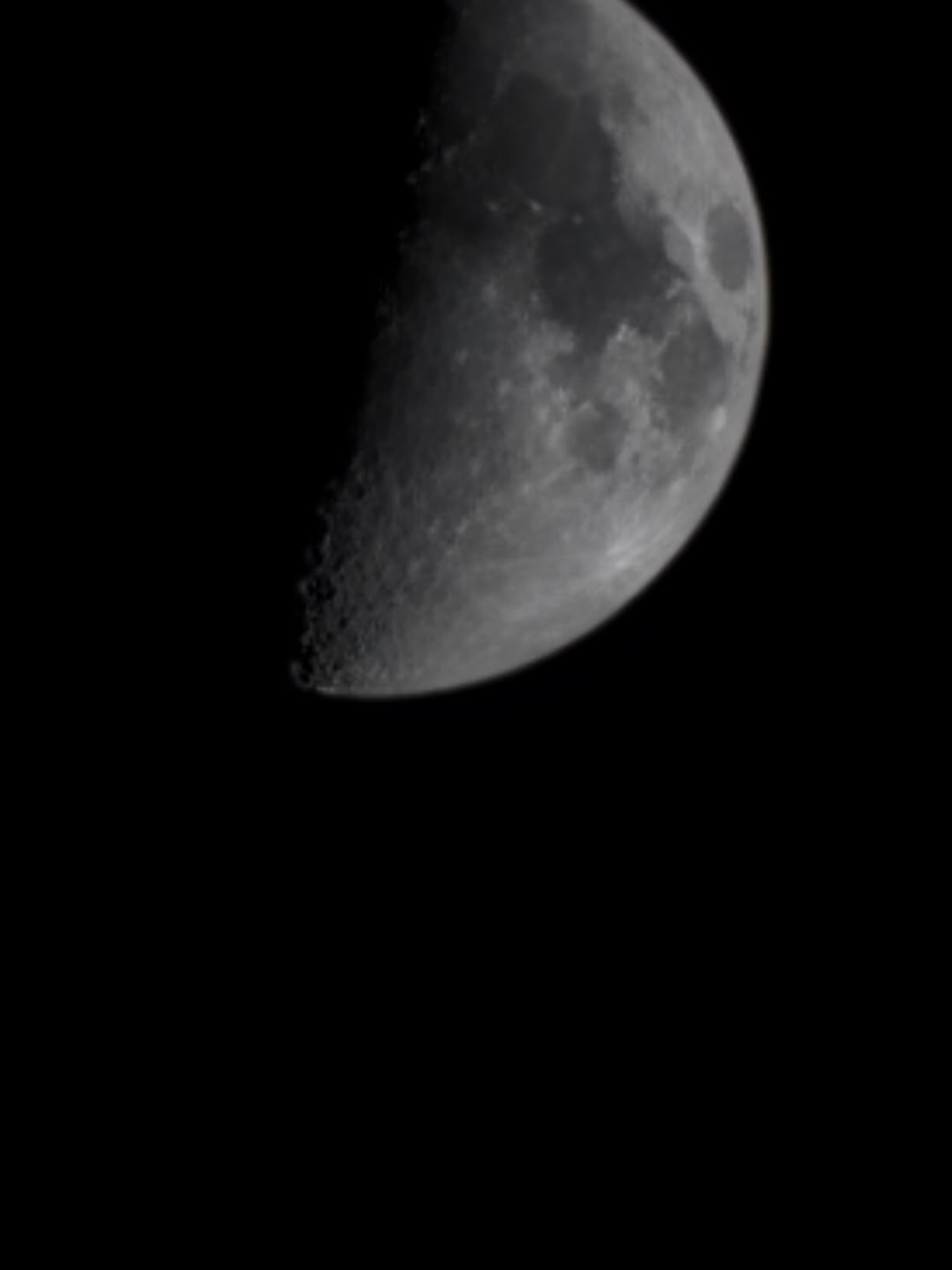 Celestron StarSense Explorer LT 114AZ App-Enabled Telescope - 114mm Newtonian Reflector with Smartphone Dock & StarSense App customer photo 1