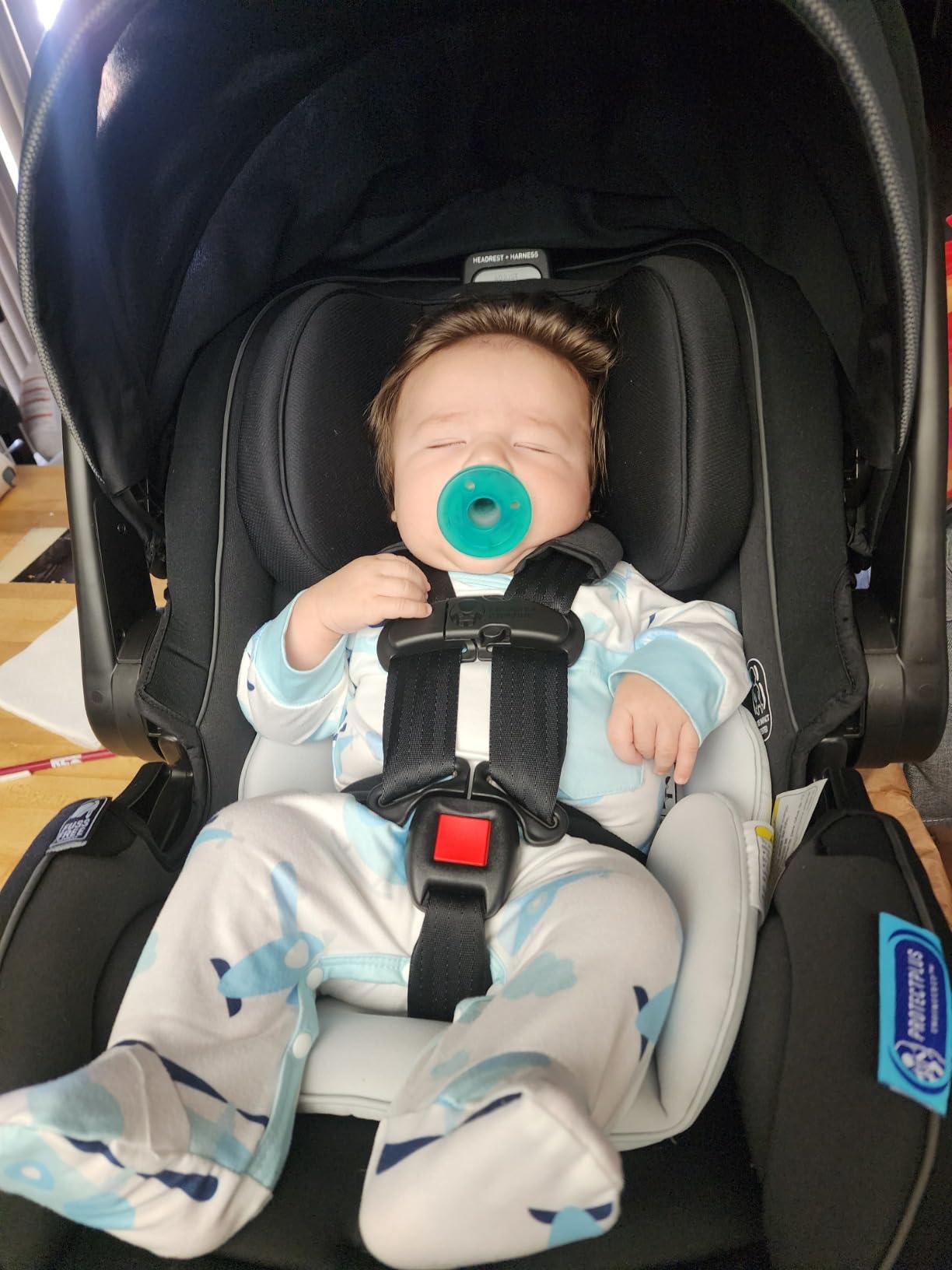 Graco SnugRide SnugFit Infant Car Seat with Anti Rebound Bar, No-Rethread Harness, LATCH Equipped Carseat, Gotham customer photo 2
