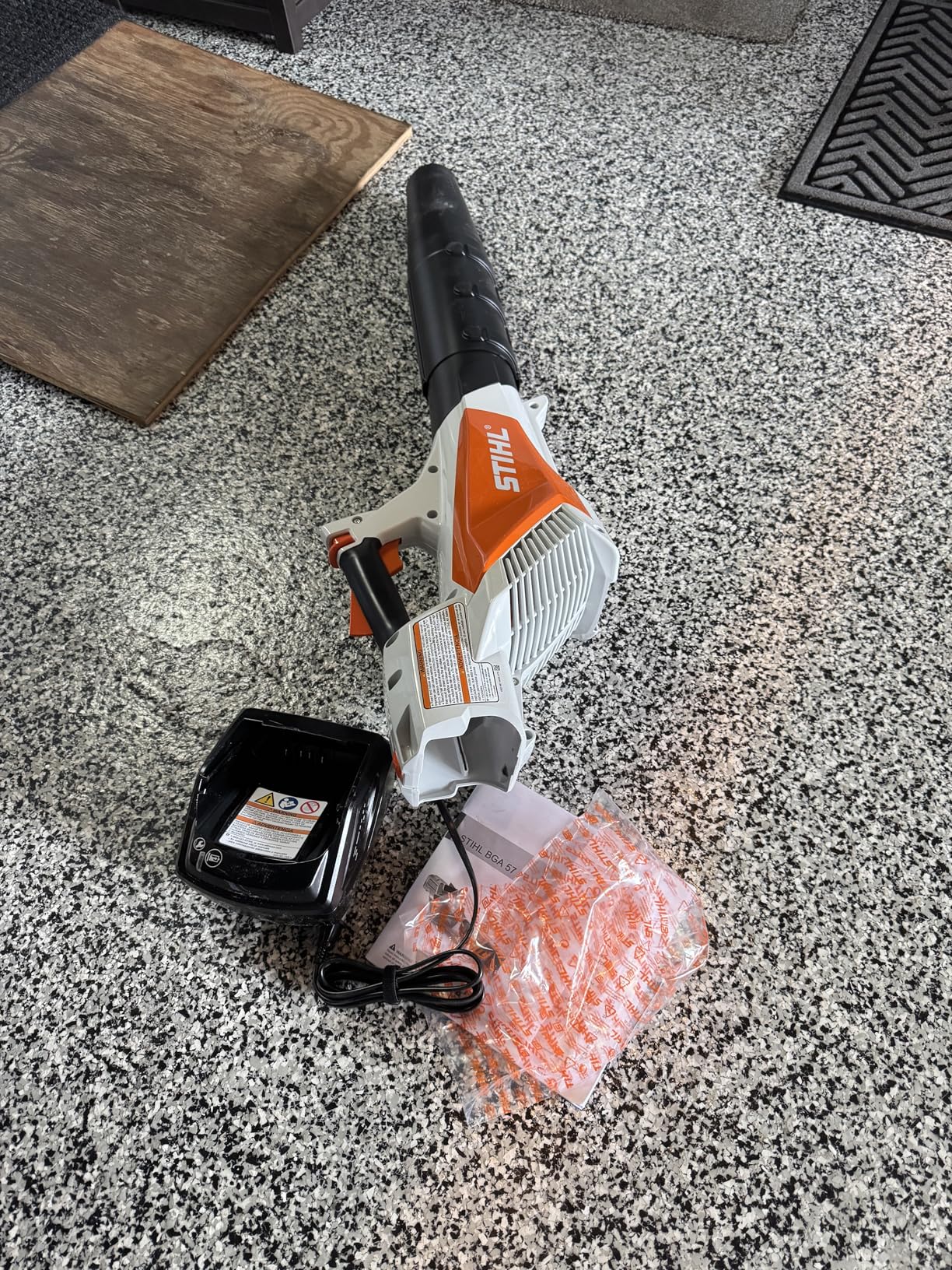 Stihl BGA 57 Compact Battery Blower with AK 20 and AL 101 customer photo 1