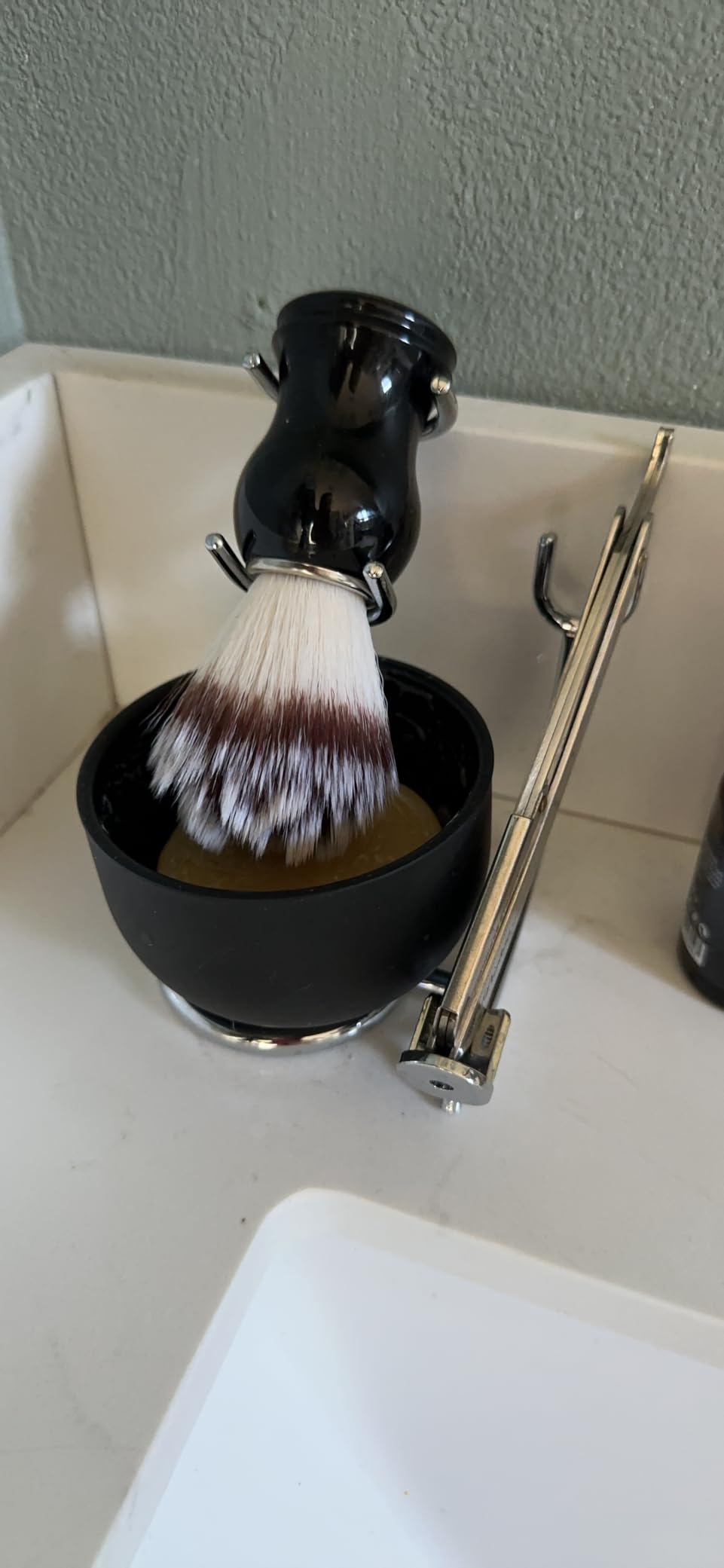 JEQUIL&CORENVEO Deluxe Shaving Kit for Men, 3 in 1 Shaving Set Includes Shaving Brush, Shaving Bowl, Razor & Brush Holder customer photo 1