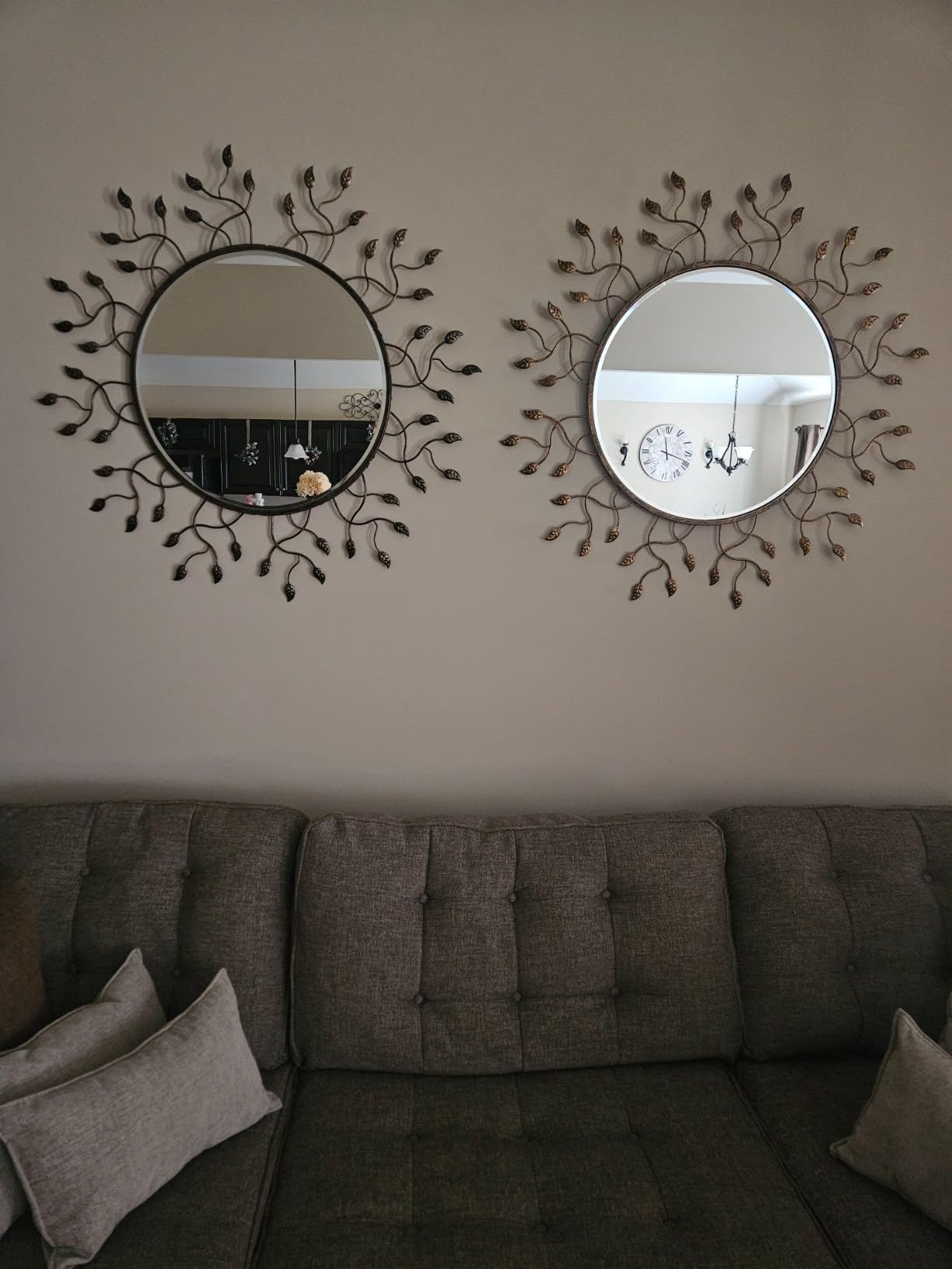 Round Decorative Mirror for Wall Decor, 39