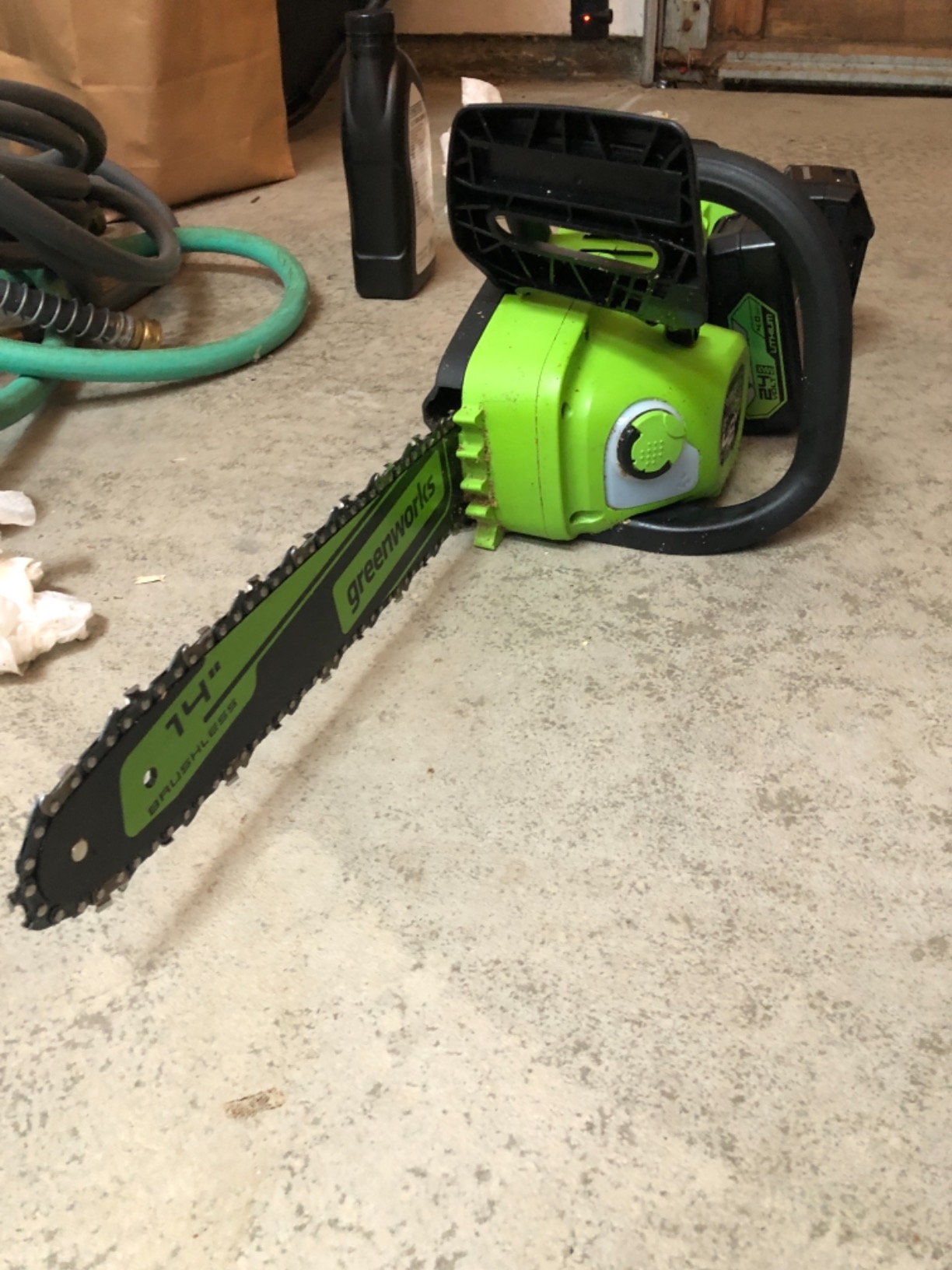 Greenworks 48V 14 in Cordless Electric Chainsaw, 4.0 Ah Battery and Charger customer photo 1