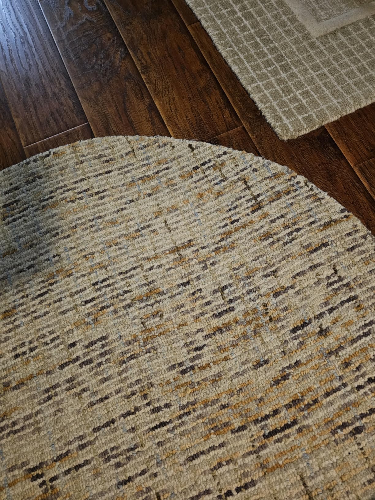 SAFAVIEH Abstract Collection Area Rug - 5' x 8', Ivory & Grey, Handmade Wool, Ideal for High Traffic Areas in Living Room, Bedroom (ABT468G) customer photo 1