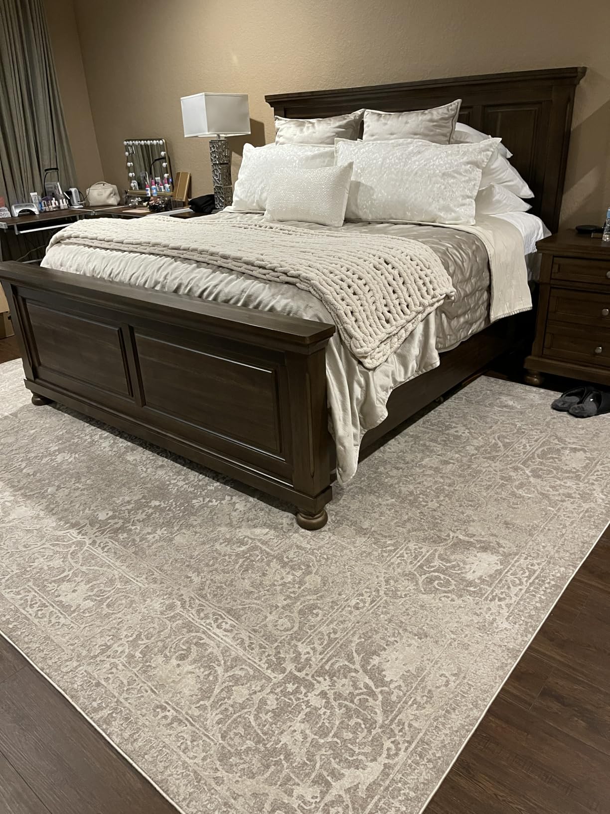 SAFAVIEH Reflection Collection Runner Rug - 2'3