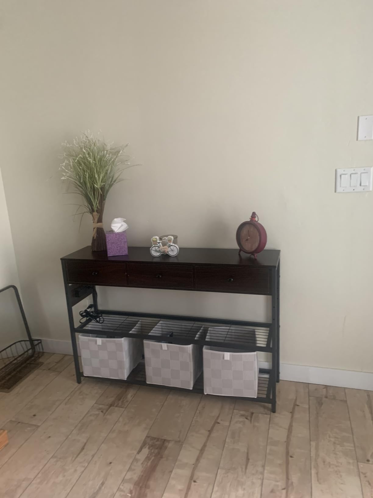 Ecoprsio Entryway Table with Power Outlets, 47