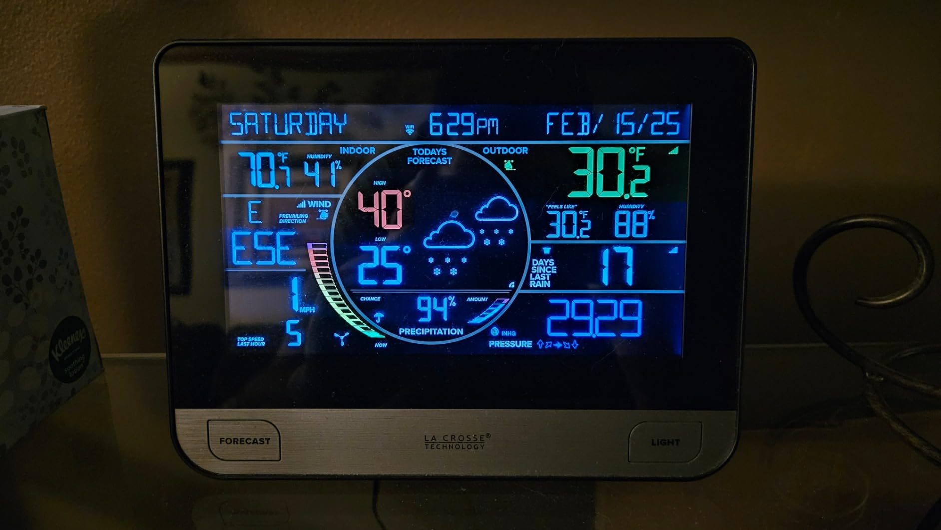 La Crosse Technology 328-69357-INT Wi-Fi Professional Weather Station customer photo 2