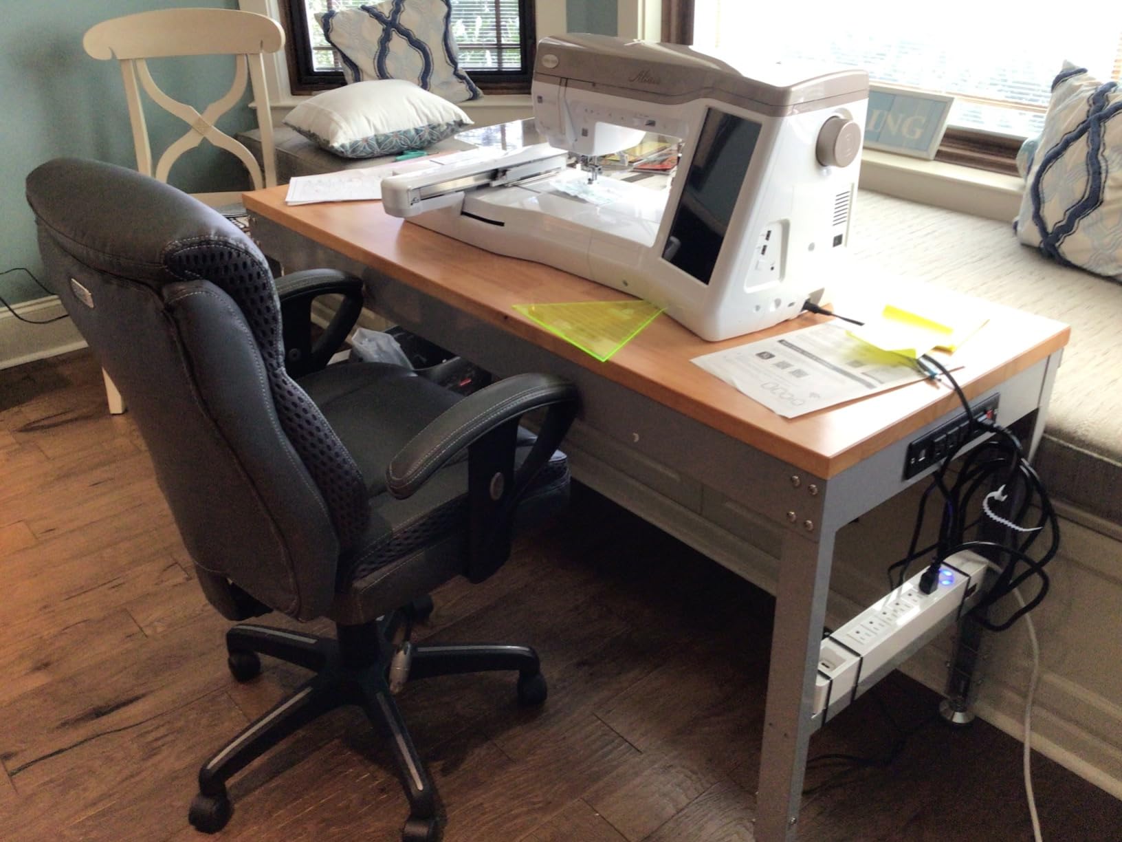 Height Adjustable Workbench 60