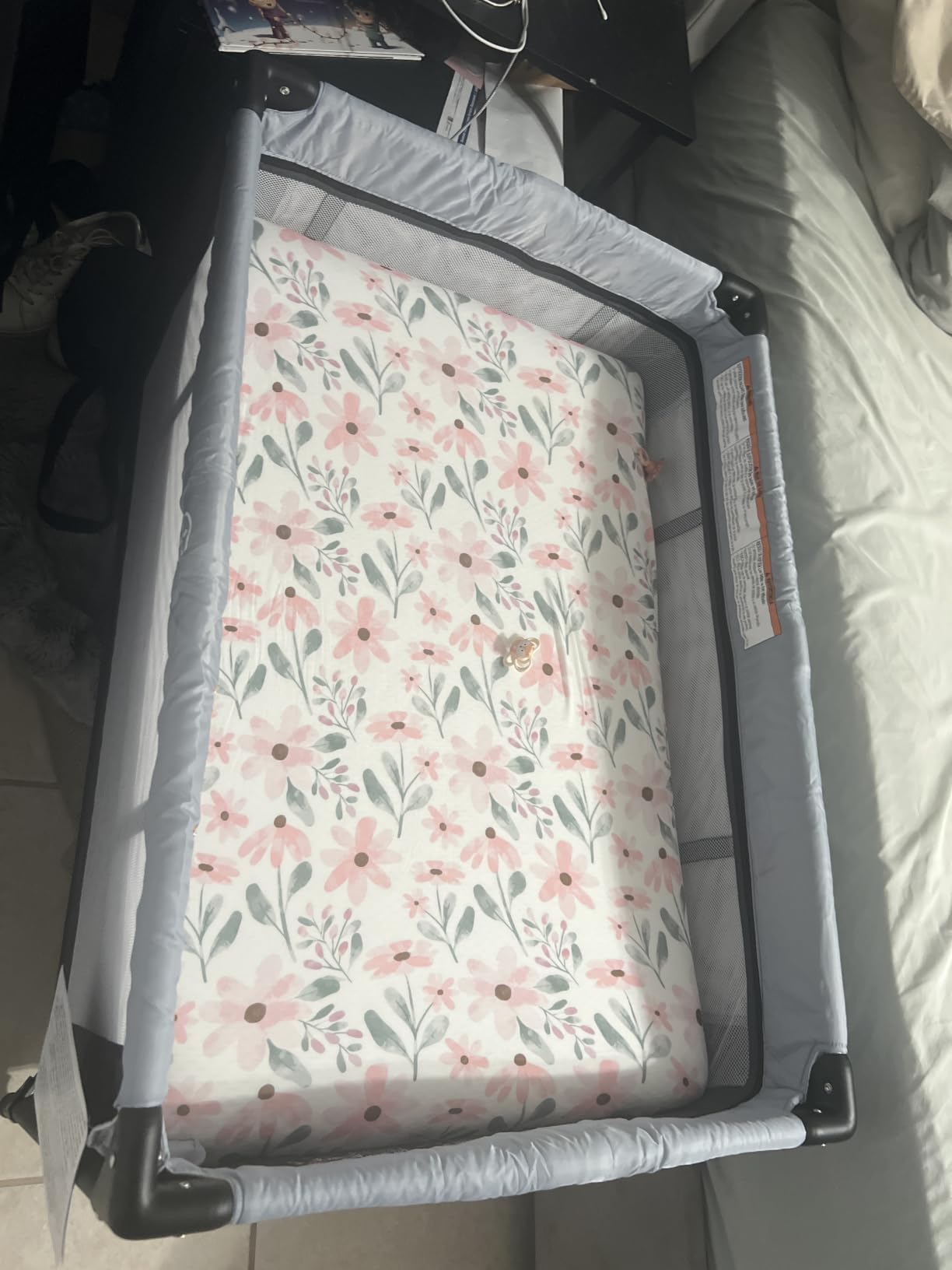 Dream On Me Zazzy Portable Baby Playard with Bassinet, Travel Carry Bag, Quick Fold & Compact for Indoor, Outdoor & Travel, ASTM, Gray customer photo 1