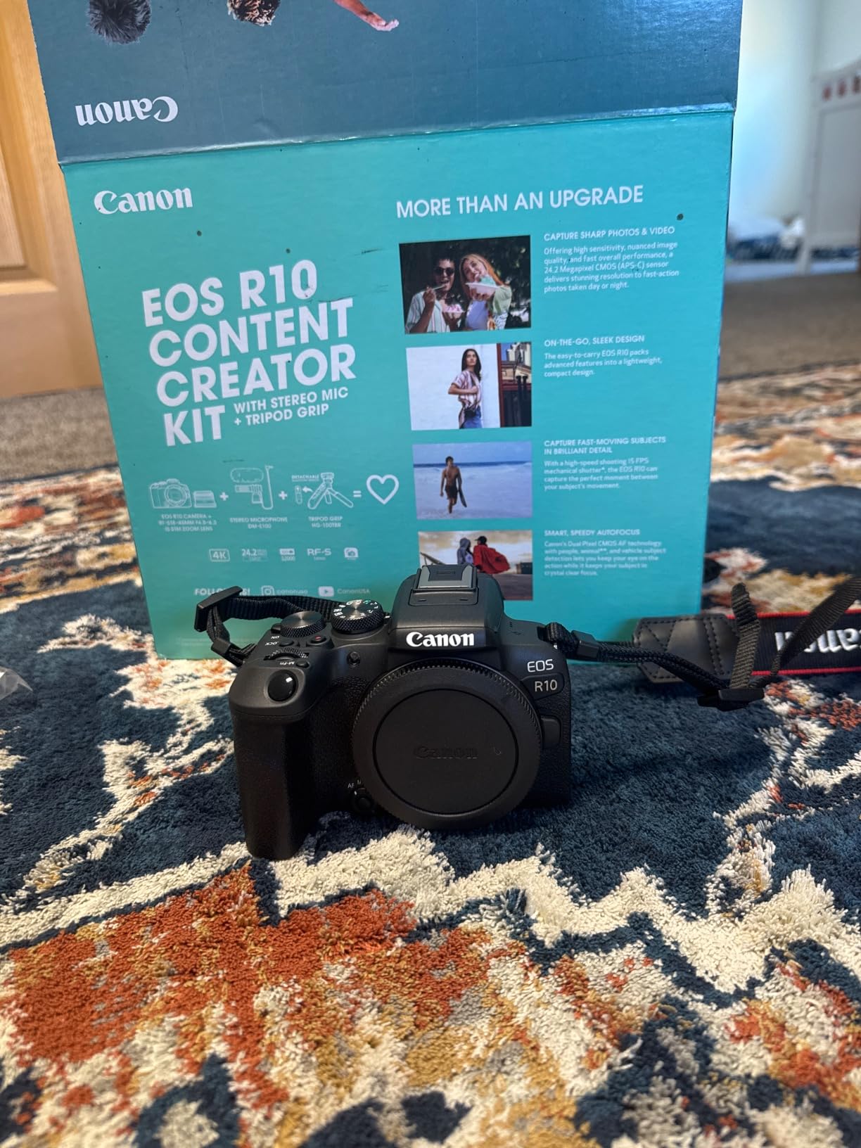 Canon EOS R10 Content Creator Kit, Mirrorless Vlogging Camera with RF-S18-45mm Lens, Tripod and Stereo Microphone customer photo 1