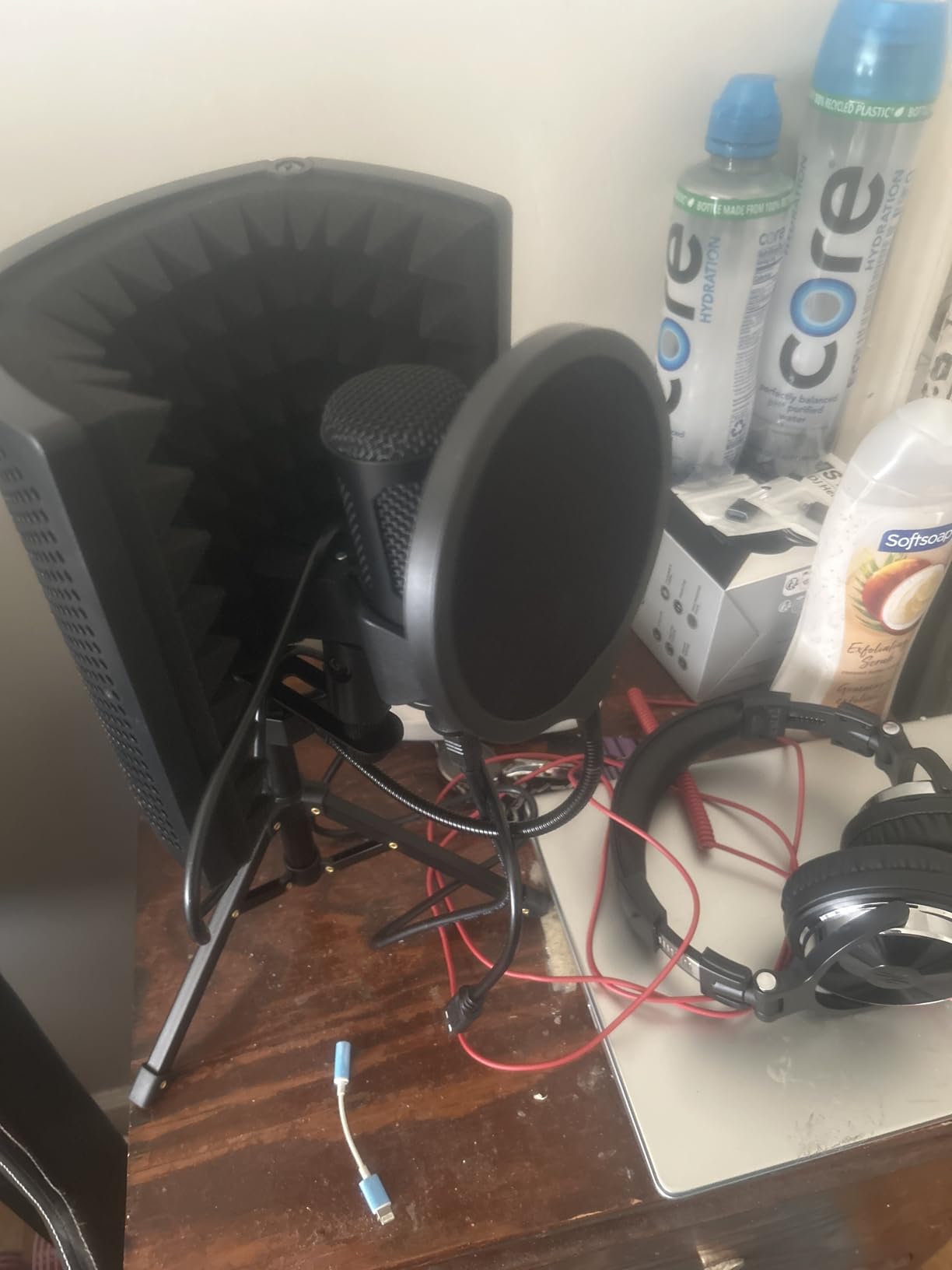 Studio Recording Microphone Isolation Shield with Pop Filter and Metal Tripod Stand, Studio Mic to PC Laptop Smartphone, Music Microphone for Recording Singing Podcasting customer photo 2