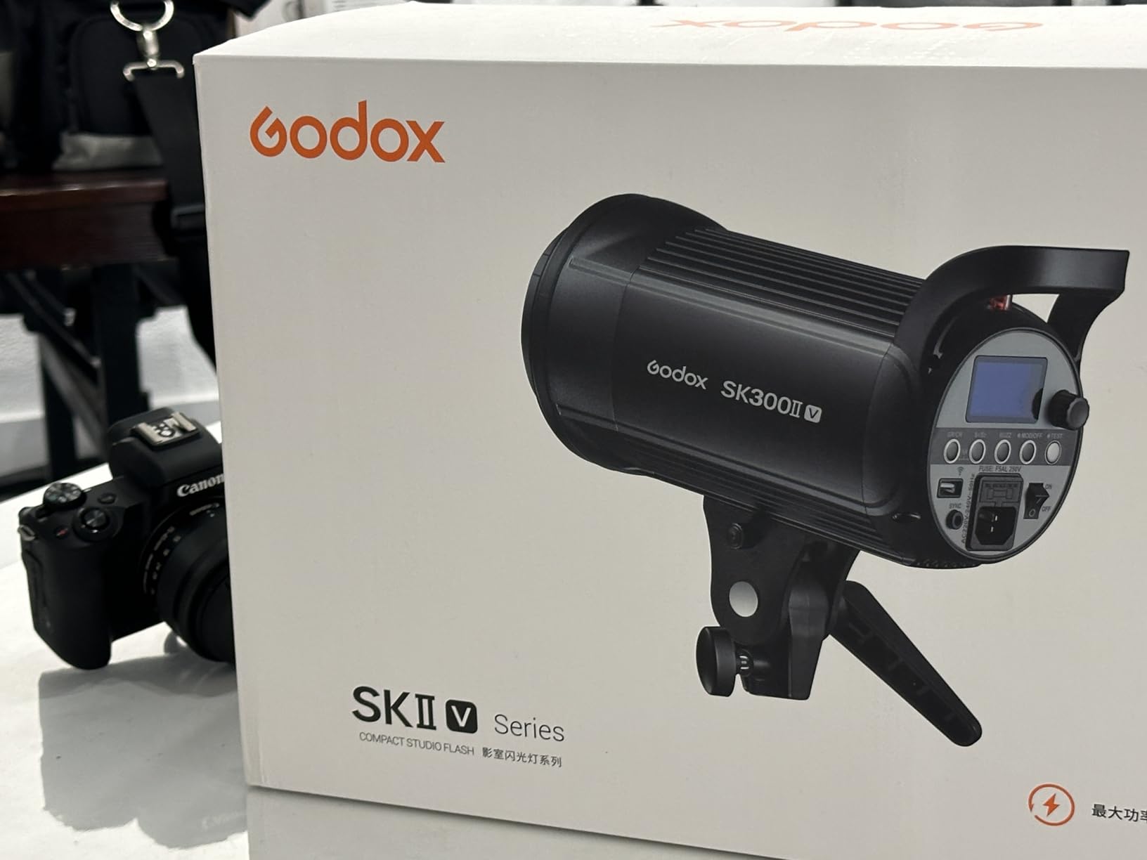GODOX SK400II-V (New Upgrade) 400Ws Bowens Mount Photo Studio 2.4GHz GN65 Built-in LED Modeling Lamp 5600K Strobe Light Photography Lamp for Product/Wedding/Portrait customer photo 1