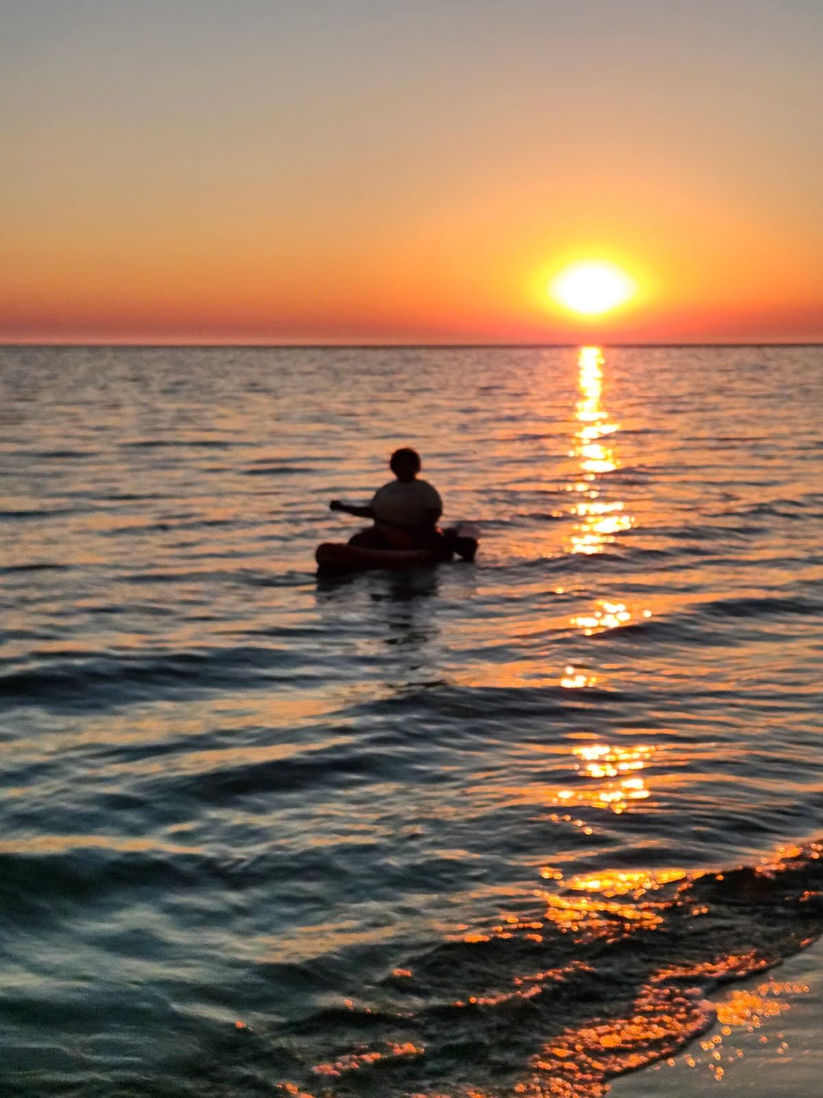 FEATH-R-LITE Inflatable Ultra-Light 11'/10'6''Stand Up Paddle Board for All Skill Levels with Premium SUP Paddleboard Accessories,Non-Slip Comfort Deck for Youth & Adults customer photo 1