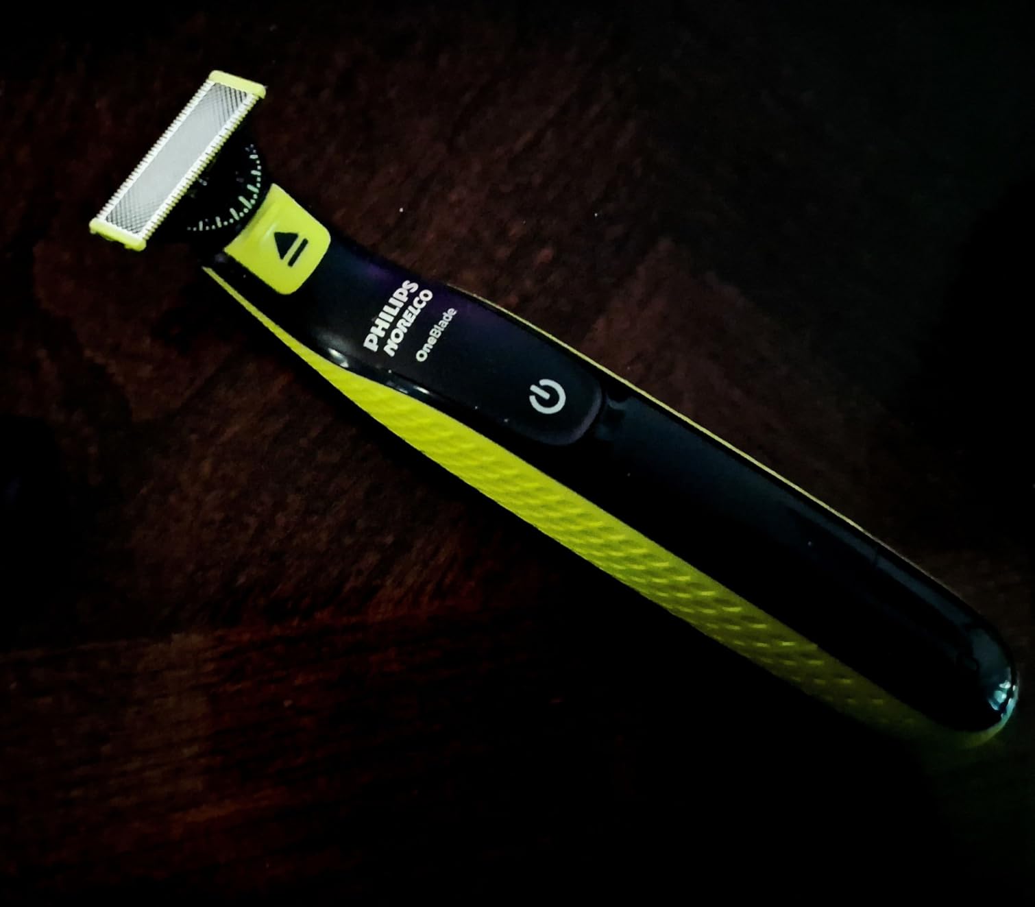 Philips Norelco One 360 Hybrid Face, Electric Beard Trimmer and Shaver, with 360 Technology, 1x 360 for Face, 5in1 Adjustable Comb, Model QP2724/90 customer photo 1