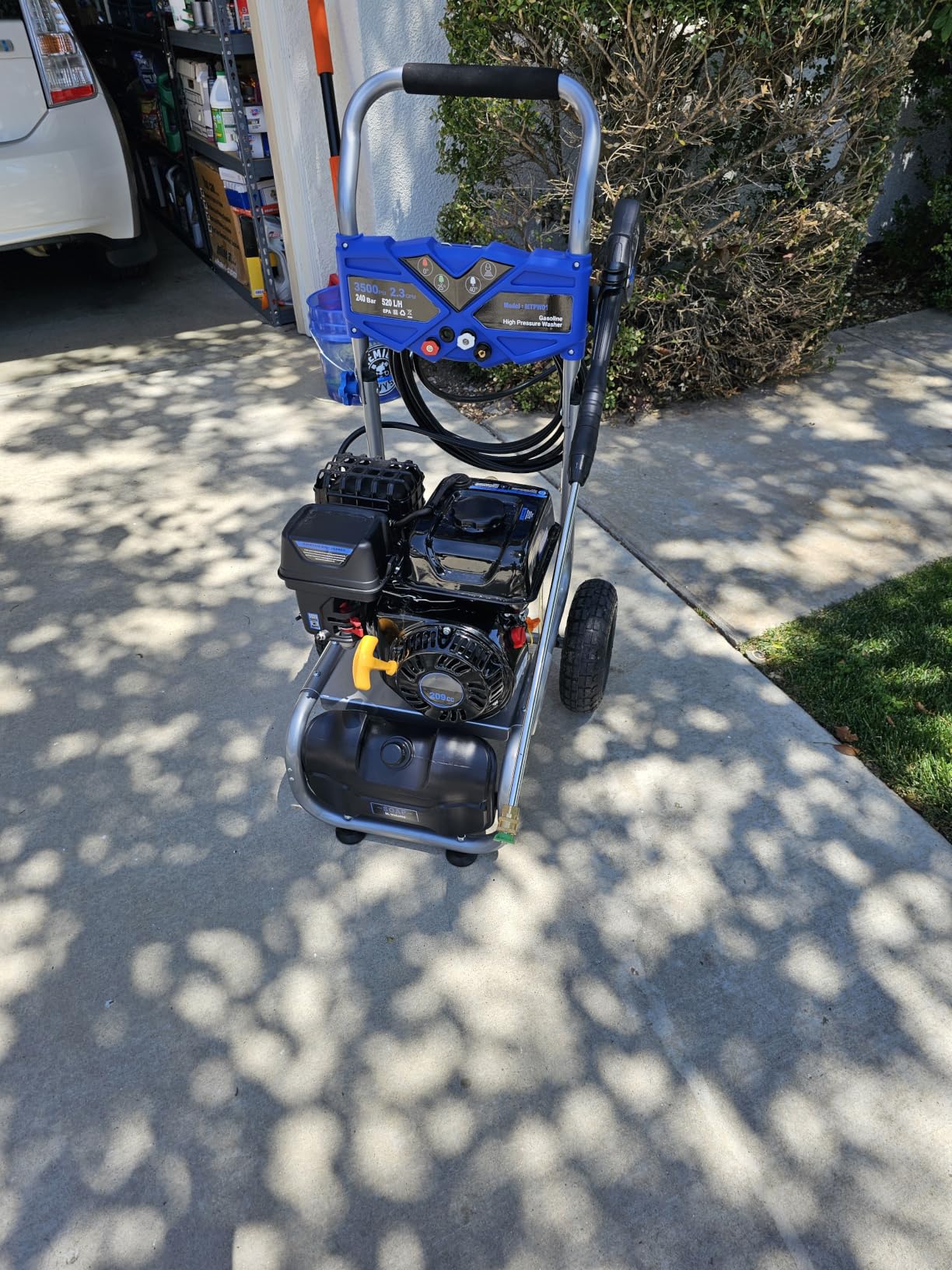 3500PSI Gas Pressure Washer, 2.3GPM Gas Powered High Pressure Washer with 209CC Engine, 4 Adjustable Nozzles, 25 ft High Pressure Hose for Cleaning Walls, Terraces, Vehicles, Garden customer photo 2