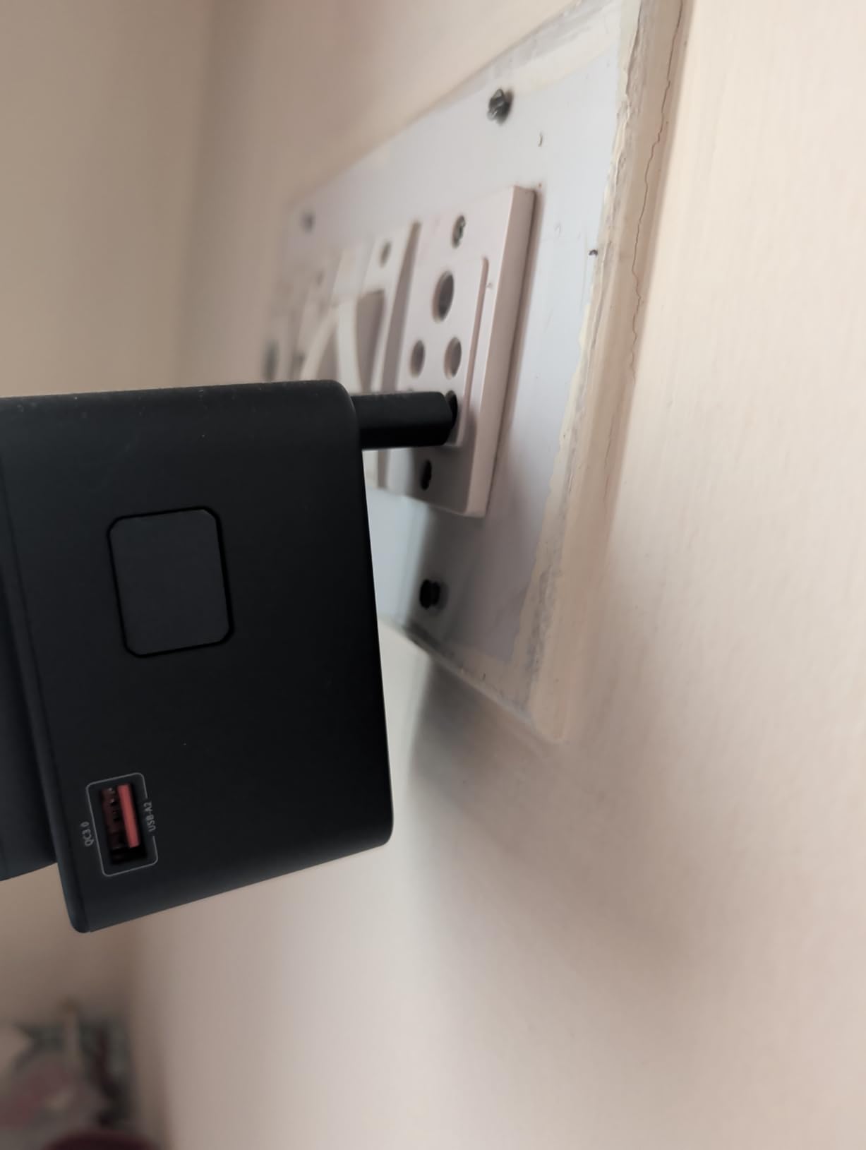 EPICKA 75W GaN PD Universal Travel Adapter, 3USB-C/2USB-A | International Power Adapter for EU/US/UK/AU, Fast Charging for Multi-Device Travel, TA-105 Max, Black customer photo 1