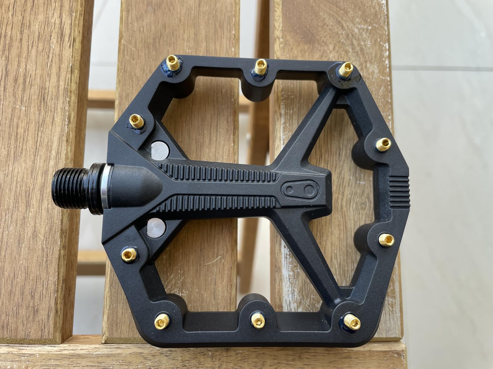 Crankbrothers Stamp Flat MTB Pedals - Size-Specific, Lightweight, Versatile, Durable Bike Pedals customer photo 1