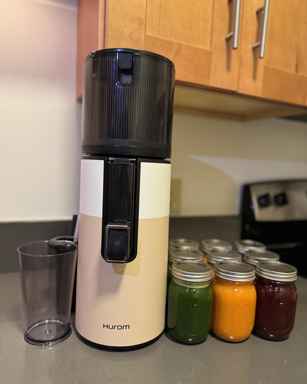 Hurom H400 Cold Press Juicer Machine, Award Winning Masticating Slow Juicer, Easy to Clean, Strainer & Hands Free with Self Feeding, Wide Mouth Hopper, Easy Assembly (Two-Tone Beige) customer photo 1