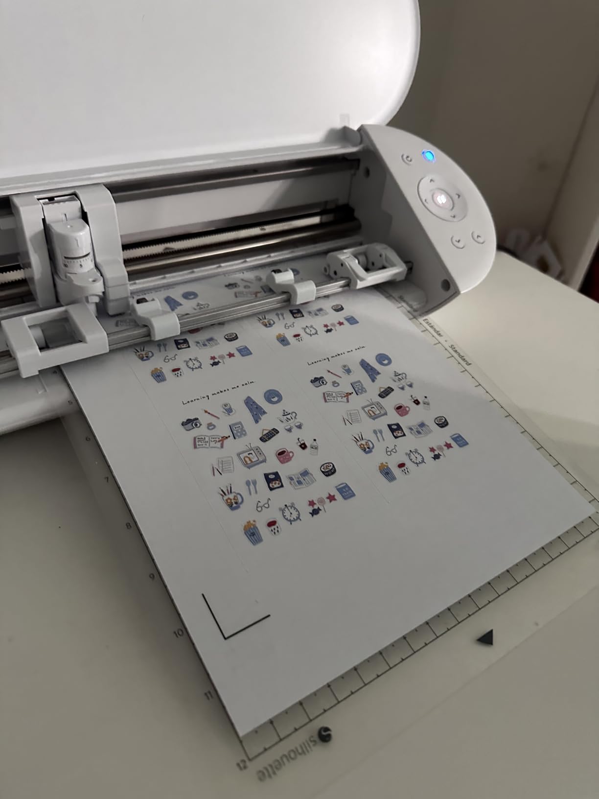Silhouette Portrait 4 - 9 inch Vinyl Cutting Machine with Studio Software, PixScan, Electric Tool and ES Mat Compatible, SNA and IPT Enabled customer photo 1