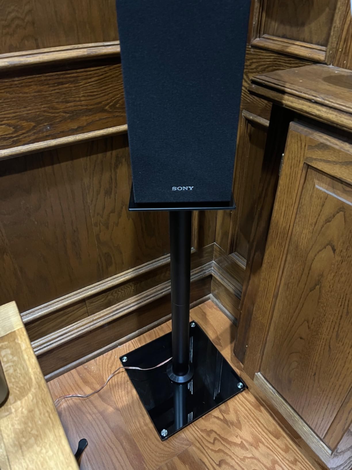 Rfiver Upgraded 45° Swivel Speaker Stands Pair for Surround Sound, Heavy Duty 28 Inch Bookshelf Speaker Stand Each Holds 22lbs Large Speaker, Floor Speaker Stand Built-in Cable Management, 1 Pair customer photo 2