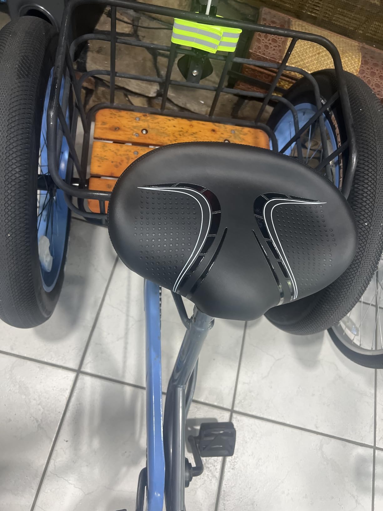 BLUEWIND Noseless Oversized Bike Seat, Wide Bicycle Saddle for Electric, Exercise or Road Bikes customer photo 1