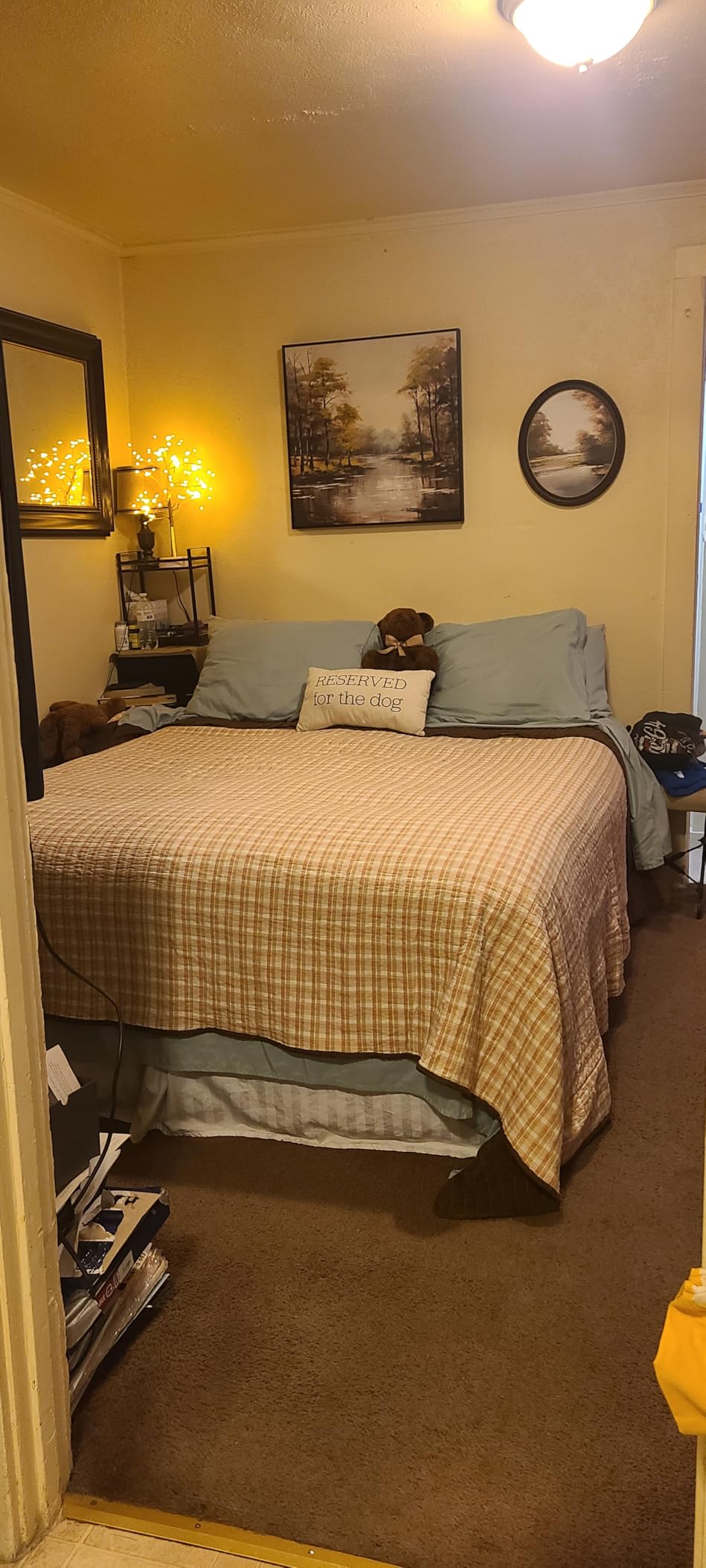 VIPSHOW 18 Inch Queen Bed Frame, 3500Lbs Heavy Duty Metal Platform with Round Corner Legs Mattress Slide Stopper, Steel Slat Support No Box Spring Needed, Noise Free, Non-Slip, Easy Assembly customer photo 1
