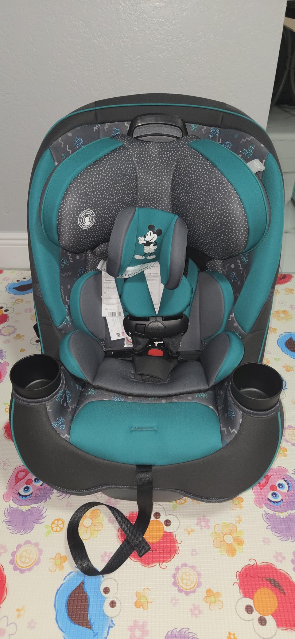 Disney Grow and Go Convertible Car Seat, Rear Facing 5-40 pounds, Forward Facing 30-65 pounds, Booster 40-100 lbs, Convert from Infant to Toddler, Mickey Sprinkle customer photo 2