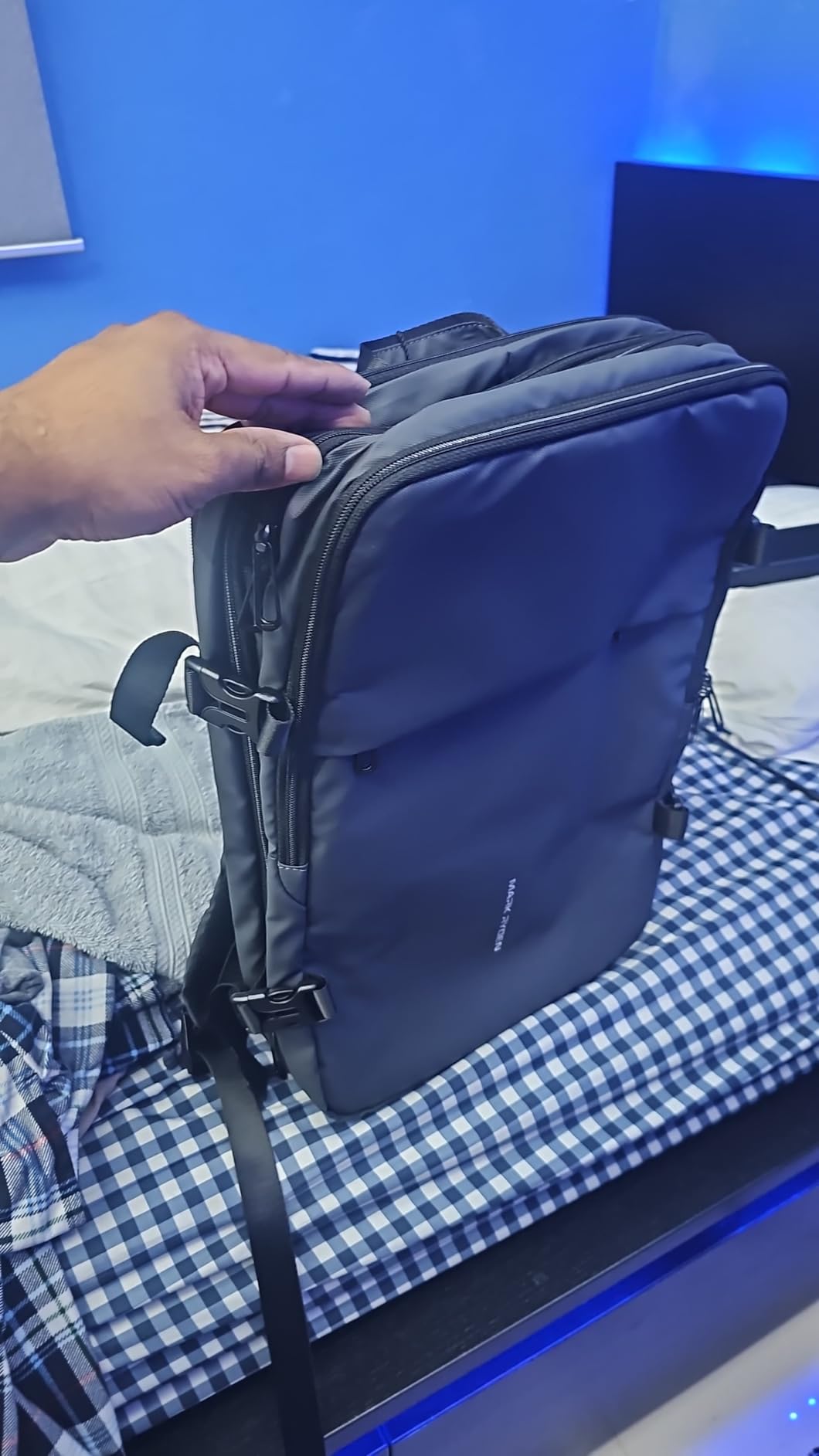 MARK RYDEN Travel Backpack for Men, 40L Airline Approved Carry on Backpack | 17.3 Inch Waterproof Business Laptop Backpack with USB Charging Port customer photo 1