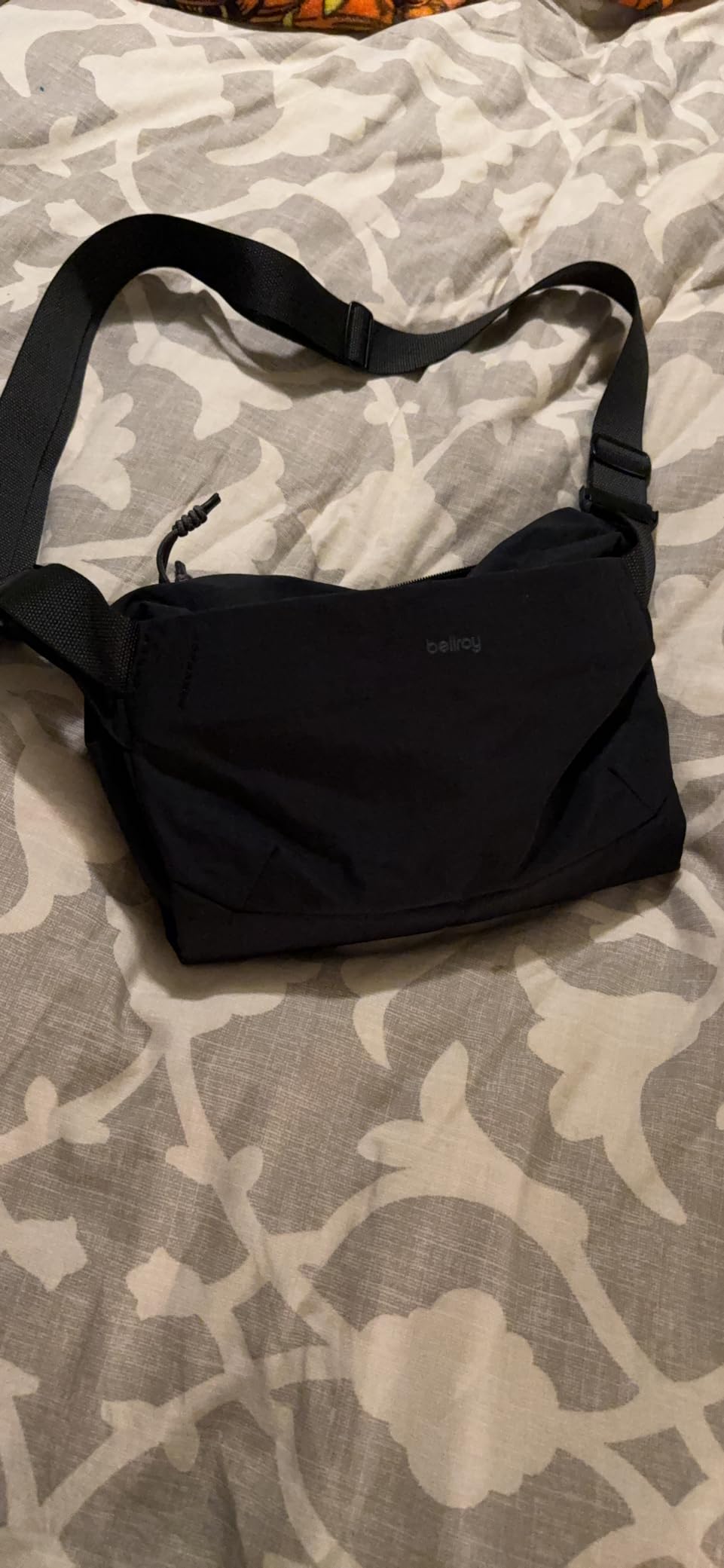 Venture Sling 9L (large crossbody bag) - Black customer photo 2
