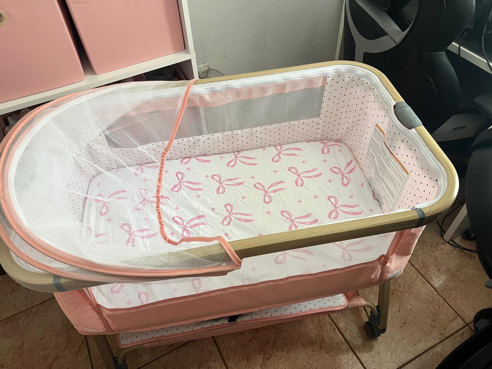 Baby Bassinet, Bedside Bassinet for Baby, 4 in 1 Portable Bassinet Bedside Sleeper with Wheels Mosquito Net & Storage Basket, 6 Height Adjustable Rocking Bassinet for Newborn Baby customer photo 1