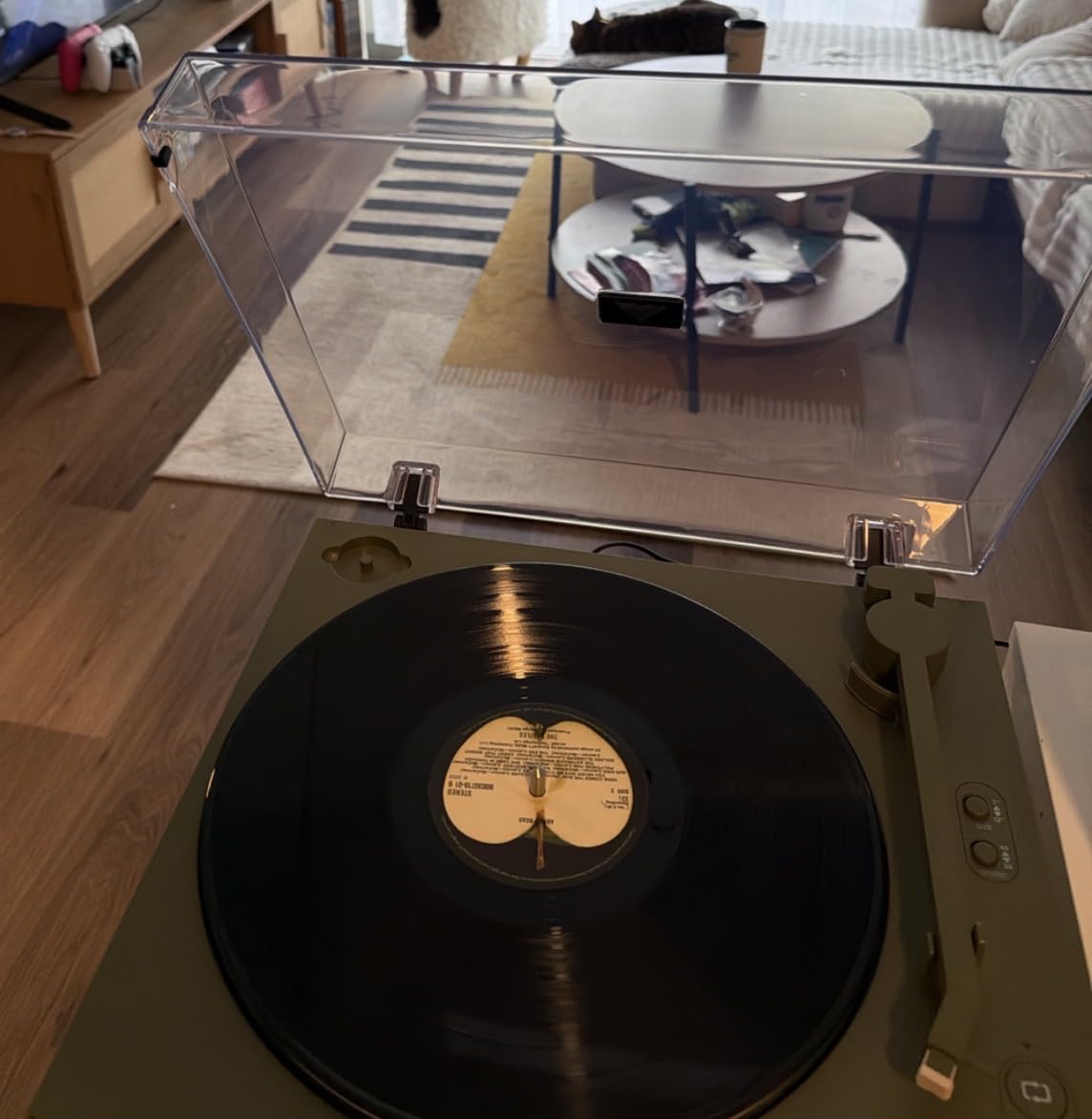 Victrola Automatic - Wireless Bluetooth Turntable - Black customer photo 1