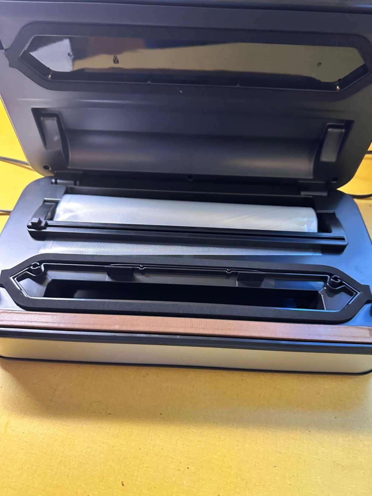 INKBIRD Vacuum Sealer Machine with 160W Double Pump, Full Automatic Pro Vacuum Sealer for Food Preservation with Liquid/Moist/Dry Food, Food Sealer with Removable Drip Tray, Roll Storage and Cutter customer photo 1